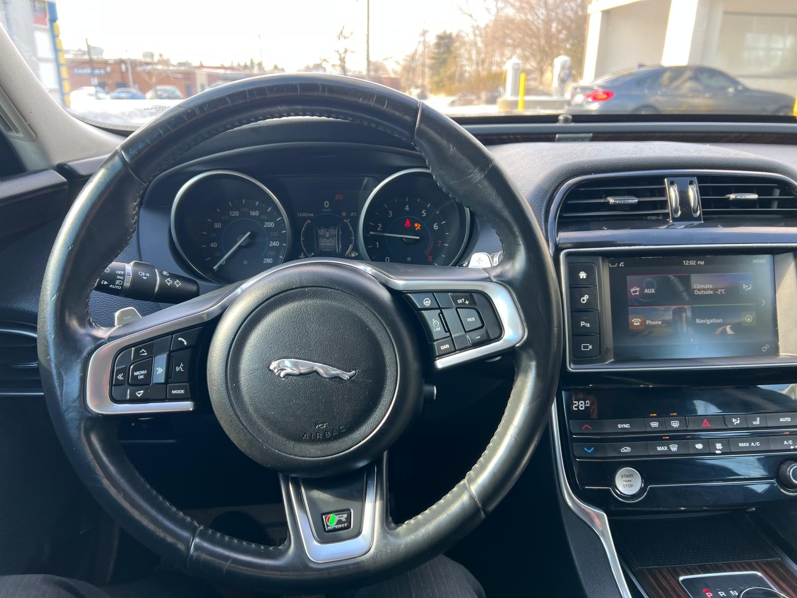 /carage/2018-Jaguar-XE-051148011593203924.jpg