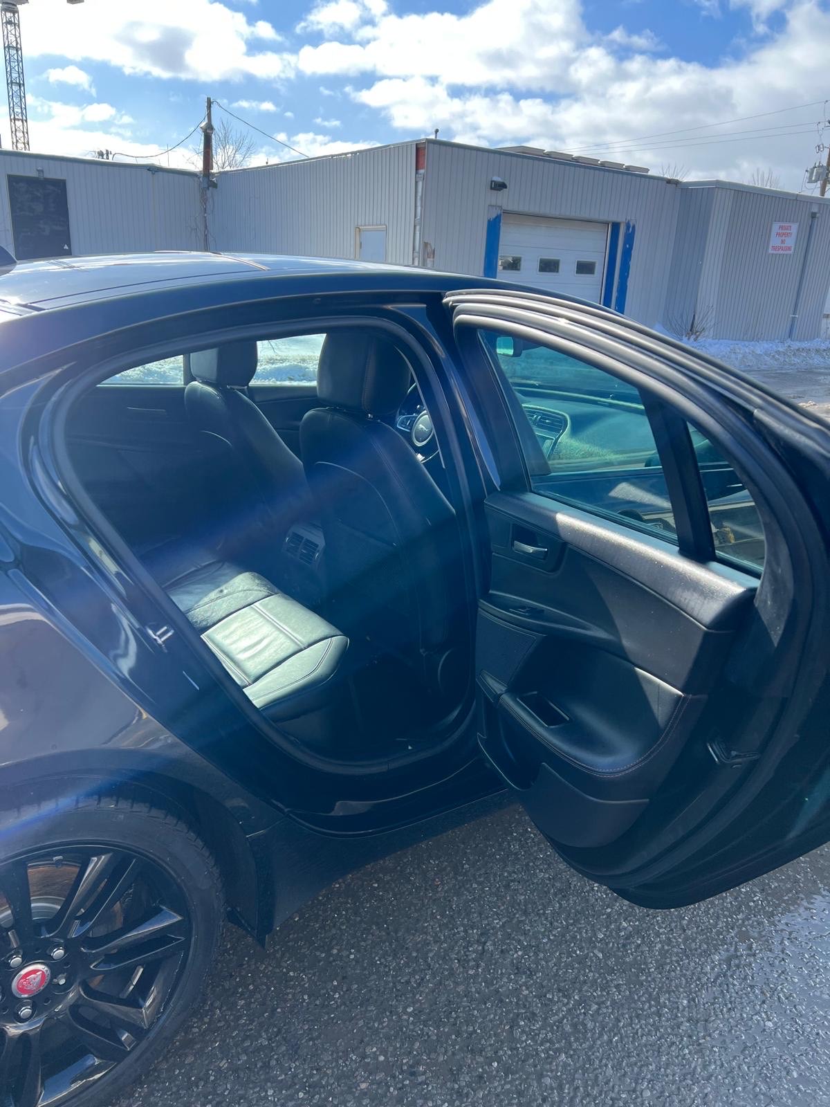 /carage/2018-Jaguar-XE-9067076442078701.jpg