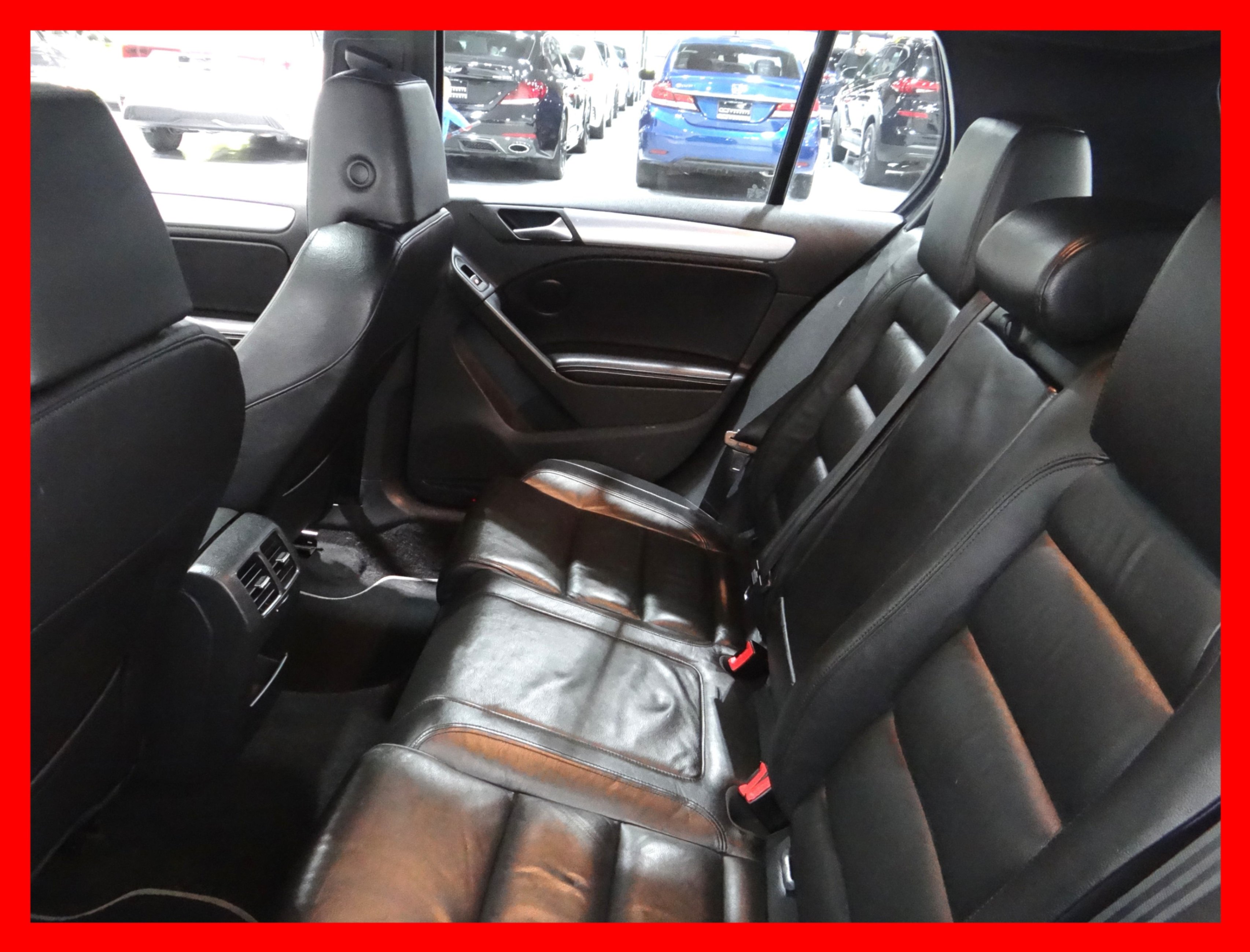 /carconnectiontoronto/2012-Volkswagen-GolfR-60325633089433.jpg