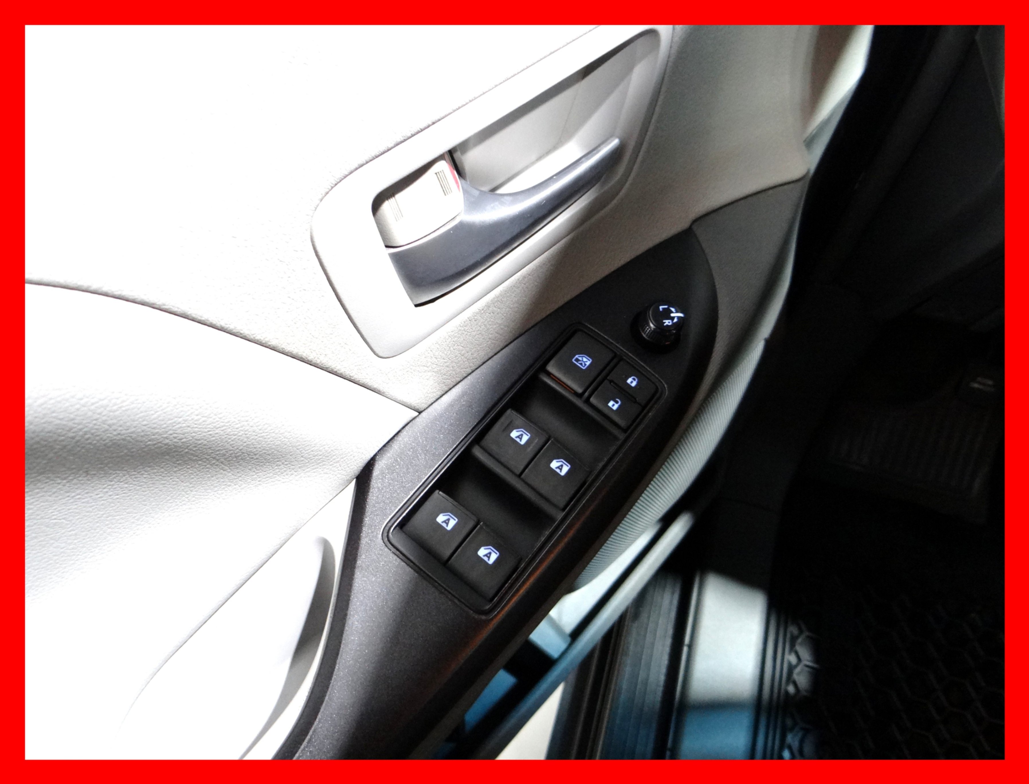 /carconnectiontoronto/2015-Toyota-Sienna-2801029247586442.jpg