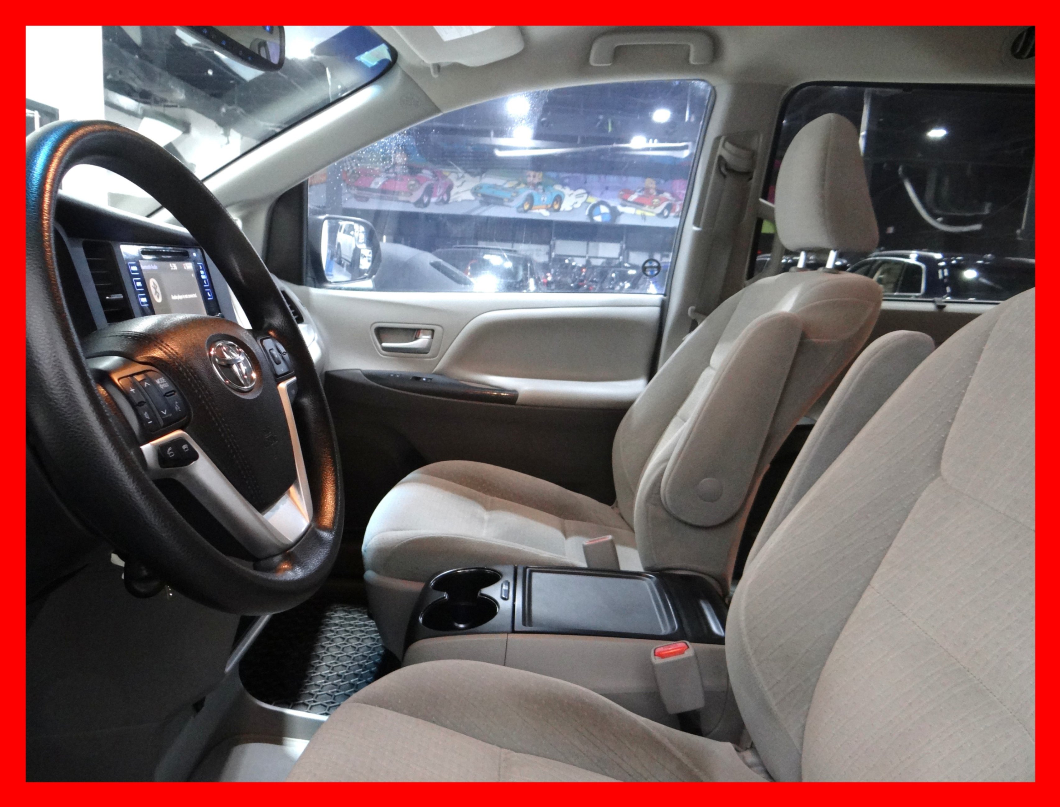 /carconnectiontoronto/2015-Toyota-Sienna-5688393605341526.jpg
