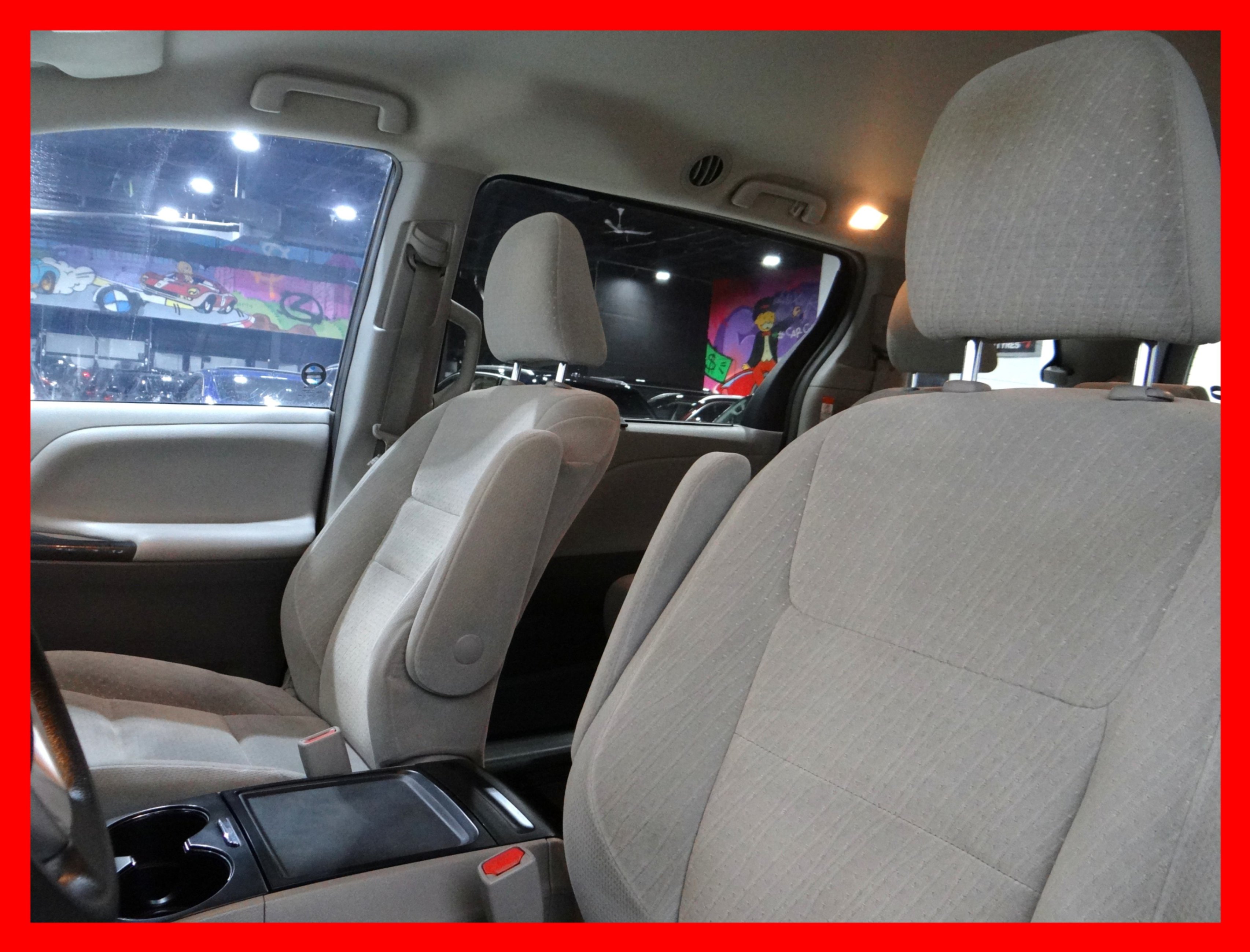 /carconnectiontoronto/2015-Toyota-Sienna-8909131494743028.jpg