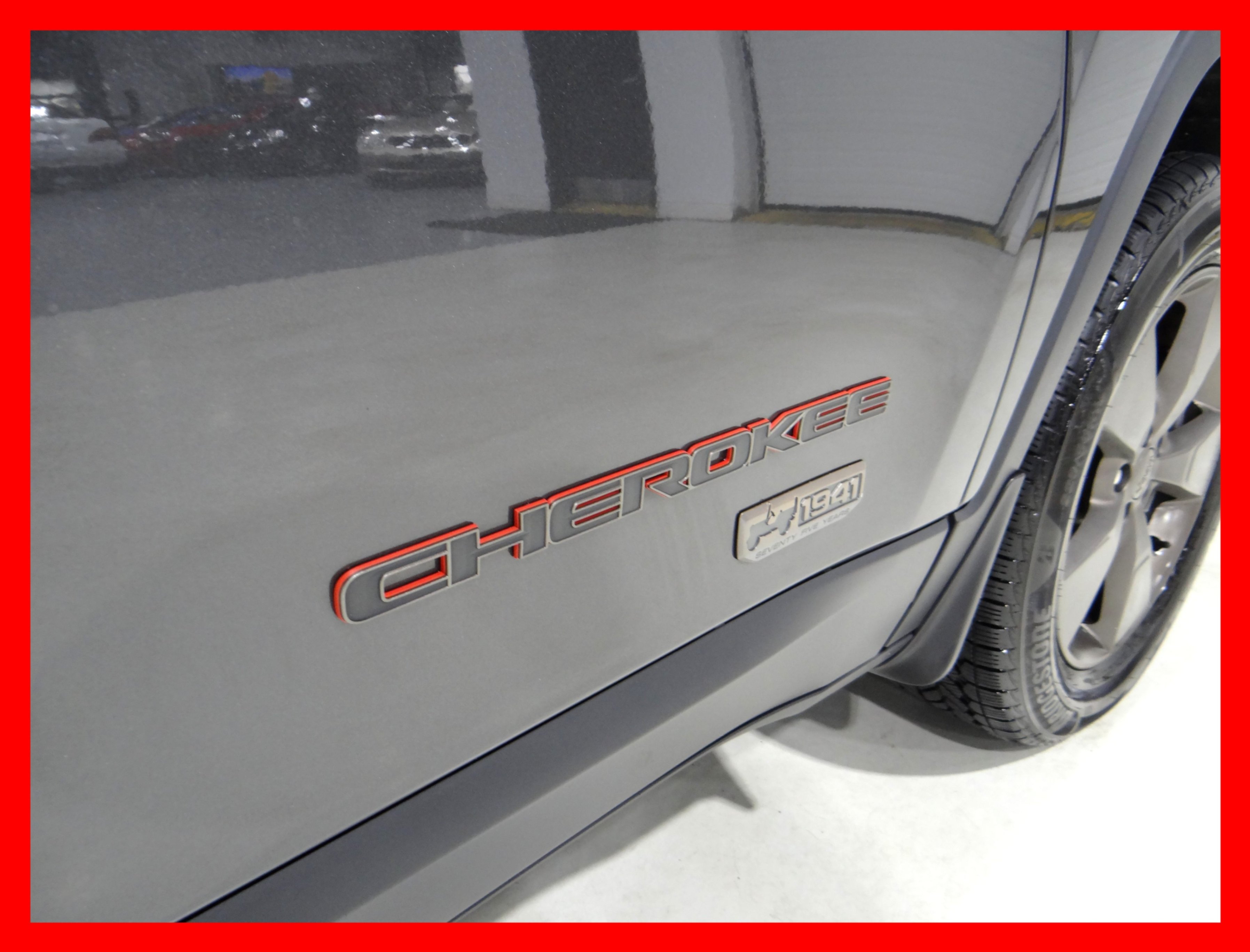 /carconnectiontoronto/2016-Jeep-Cherokee-08423559661281765.jpg