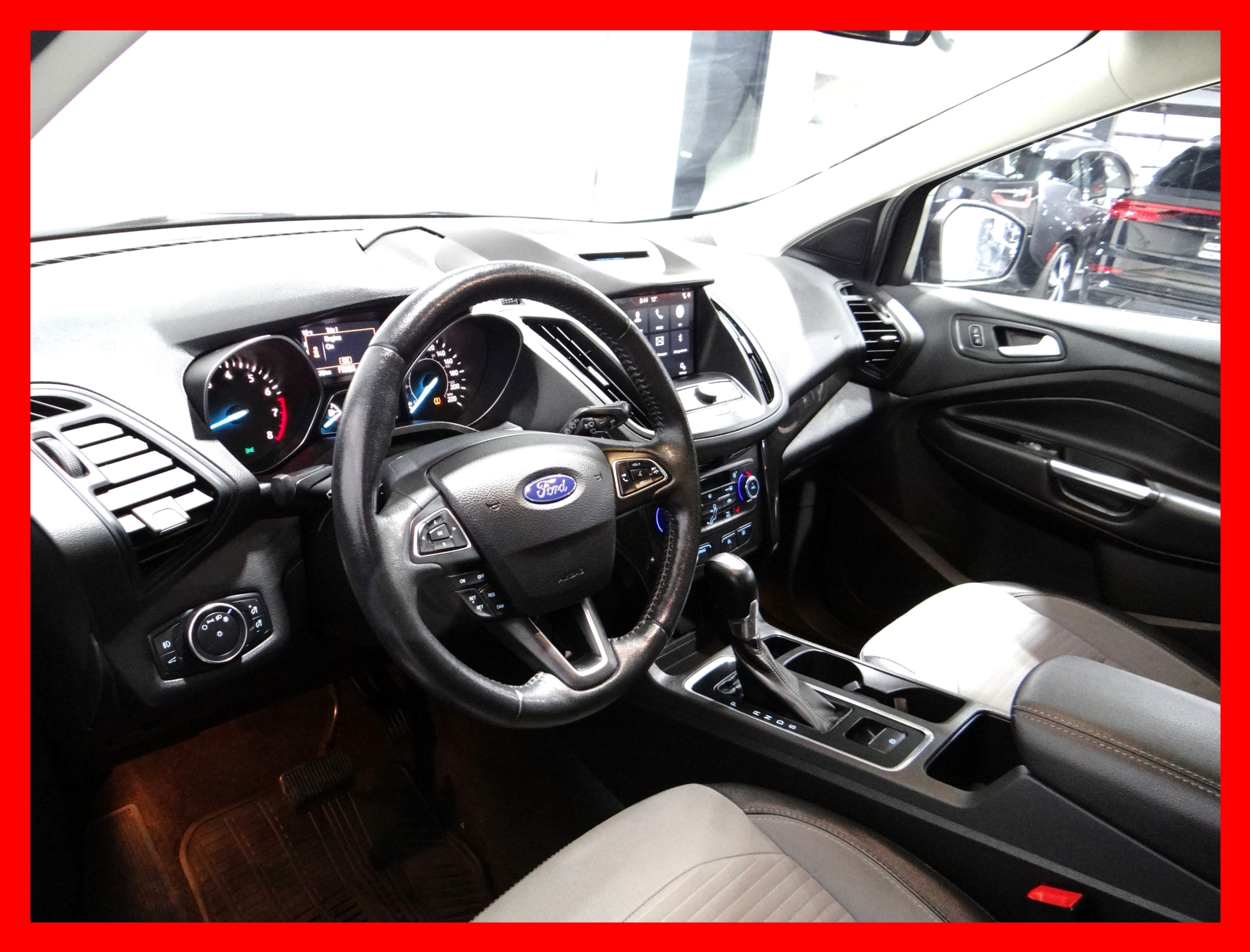 /carconnectiontoronto/2017-Ford-Escape-9691673351413941.jpg
