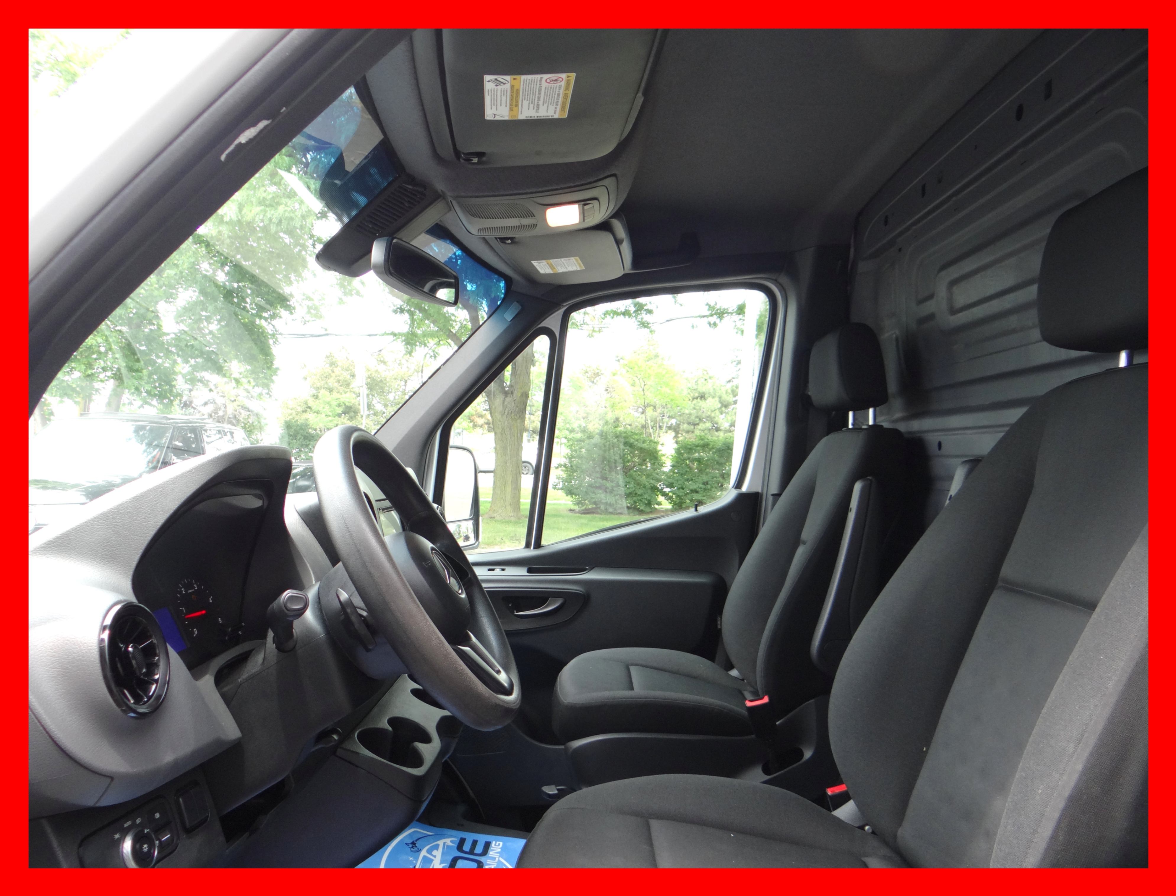/carconnectiontoronto/2019-MERCEDES-BENZ-SPRINTERCARGO-29099147753559906.jpg