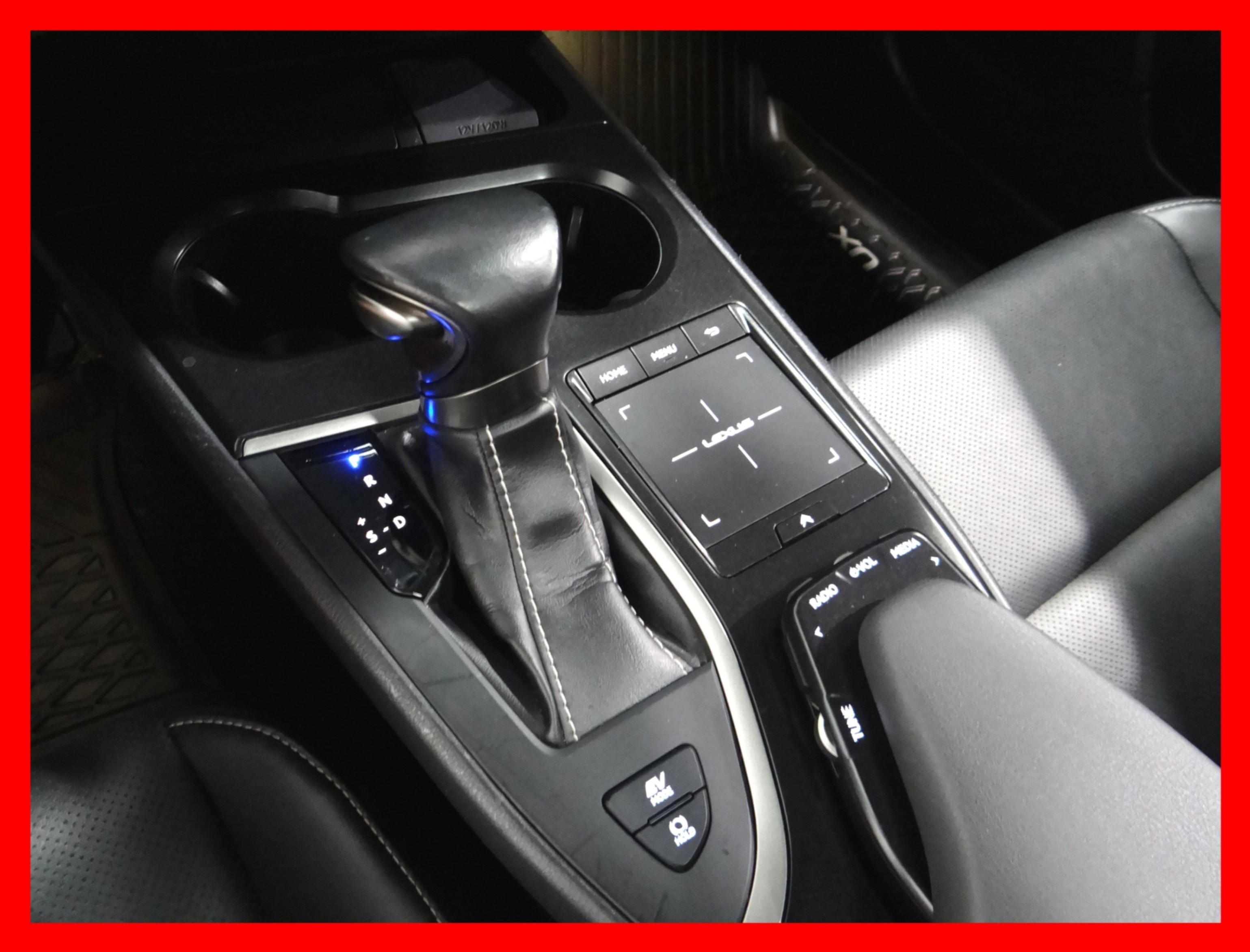 /carconnectiontoronto/2020-Lexus-UX-01383628254421243.jpg