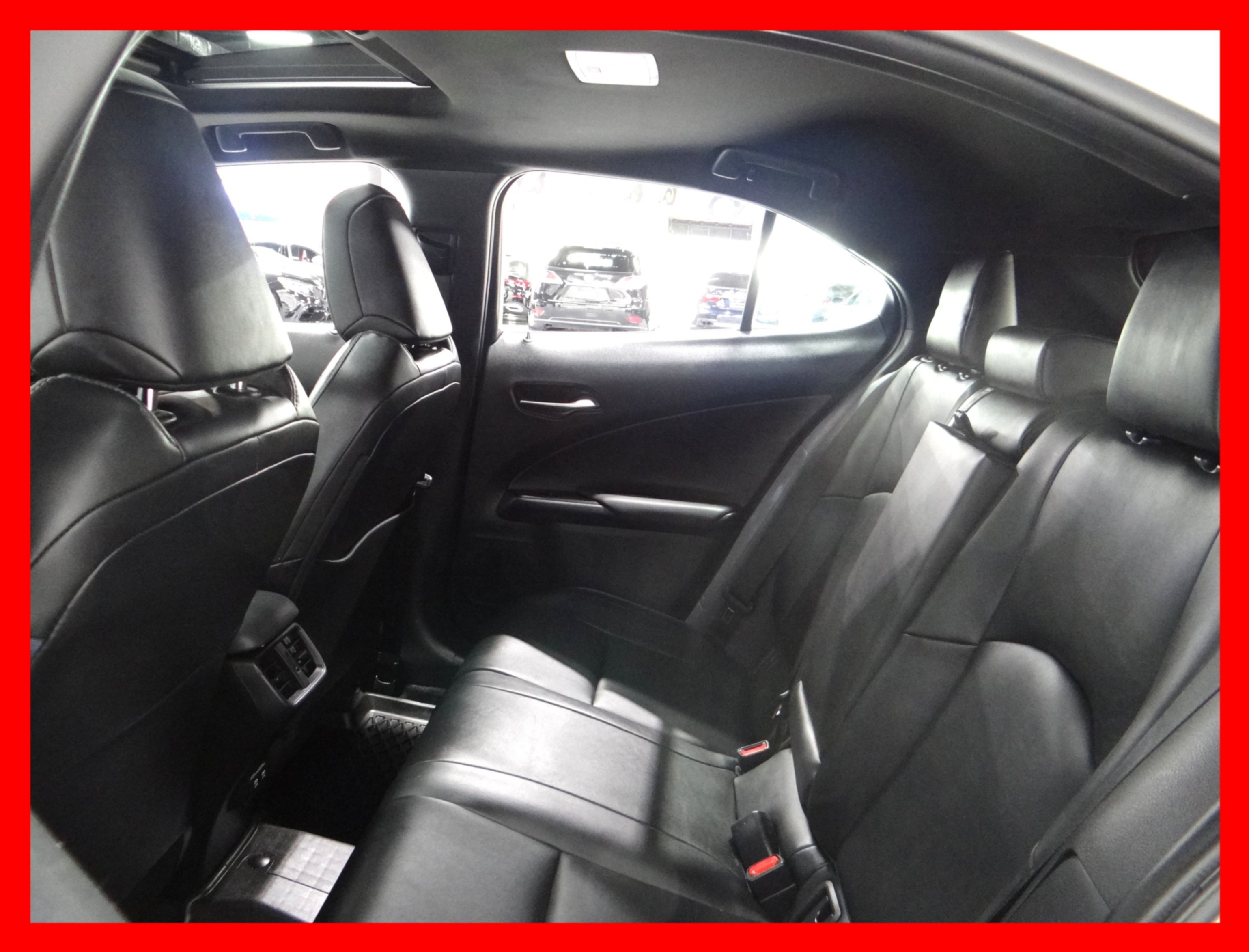 /carconnectiontoronto/2020-Lexus-UX-44303402870957176.jpg