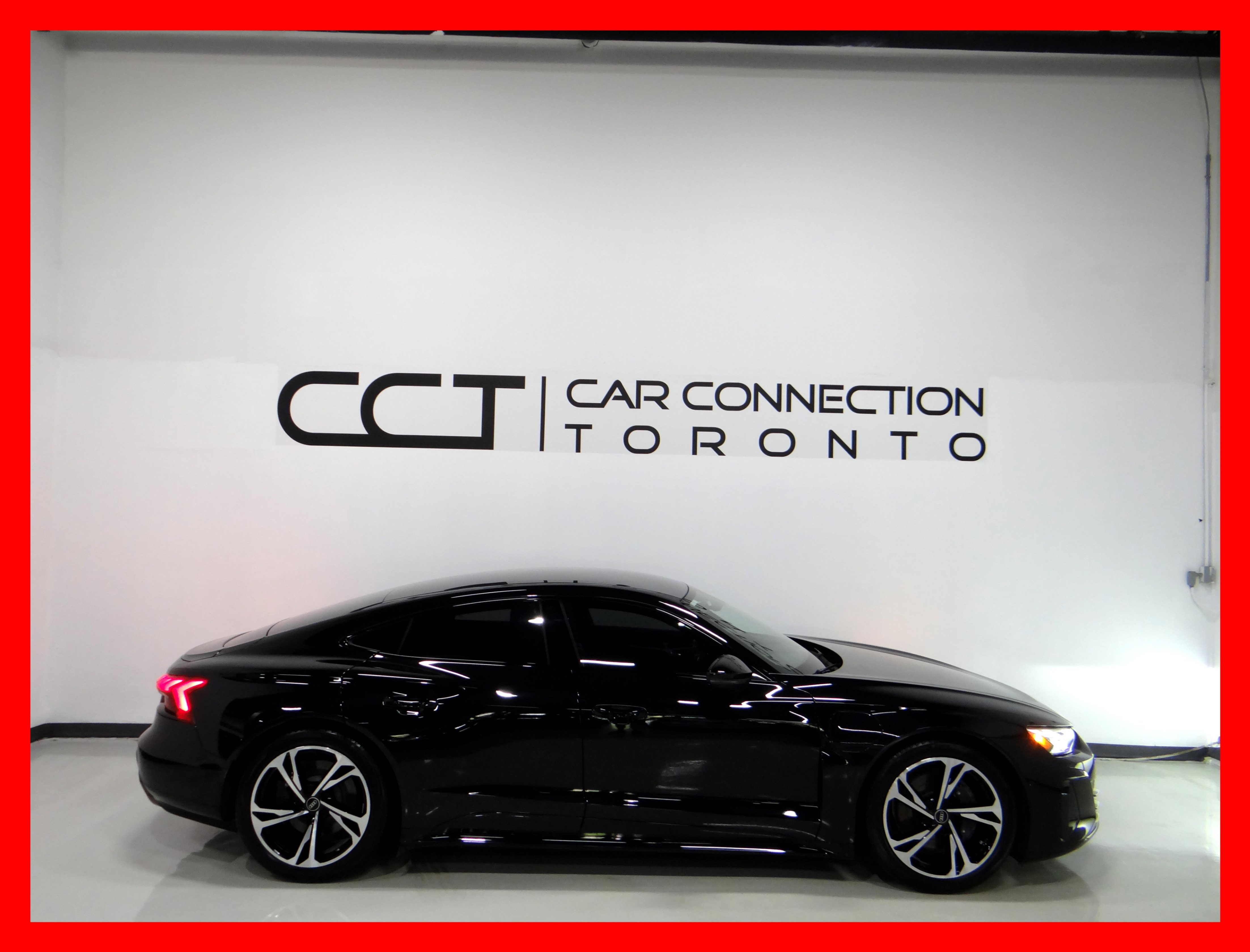 /carconnectiontoronto/2022-Audi-E-tronGT-46977548960594007.jpg