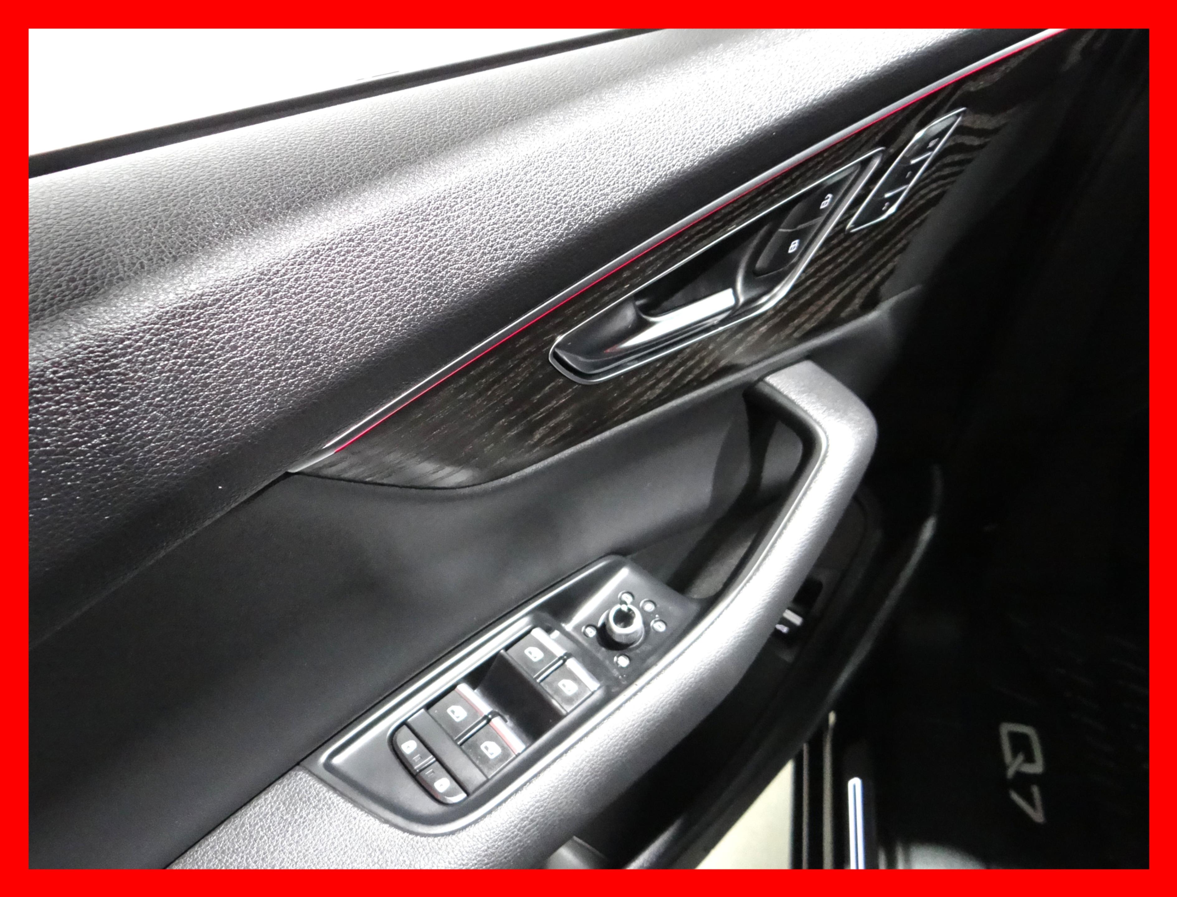 /carconnectiontoronto/2022-Audi-Q7-7302478907463574.jpg
