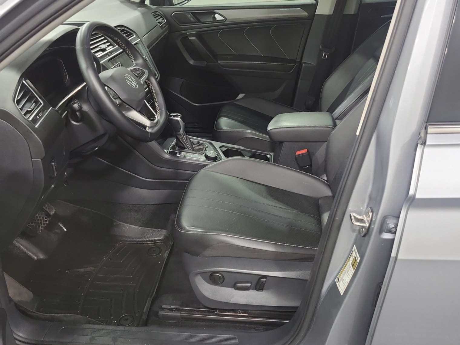 /carconnectiontoronto/2022-Volkswagen-Tiguan-044613574326332506.jpg