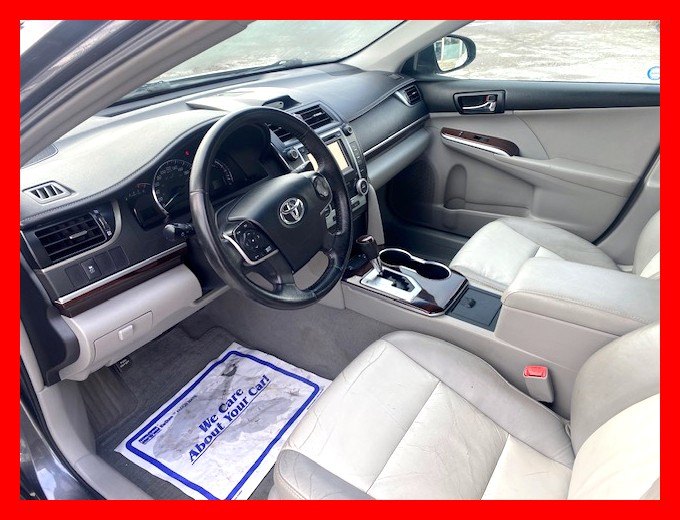 /carconnectiontoronto1/2012-Toyota-Camry-7527653244435577.jpg