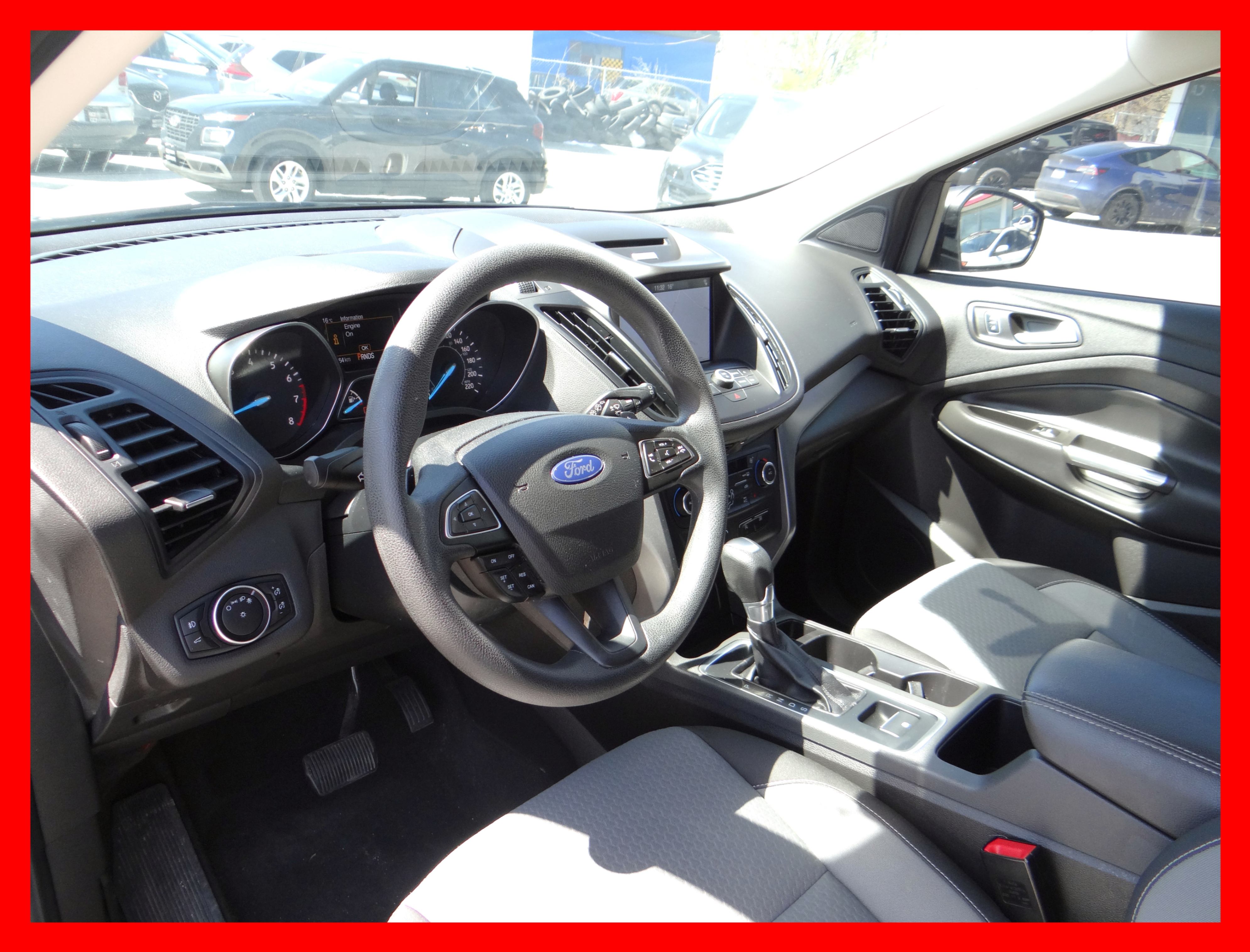 /carconnectiontoronto1/2017-Ford-Escape-09381121517599045.jpg