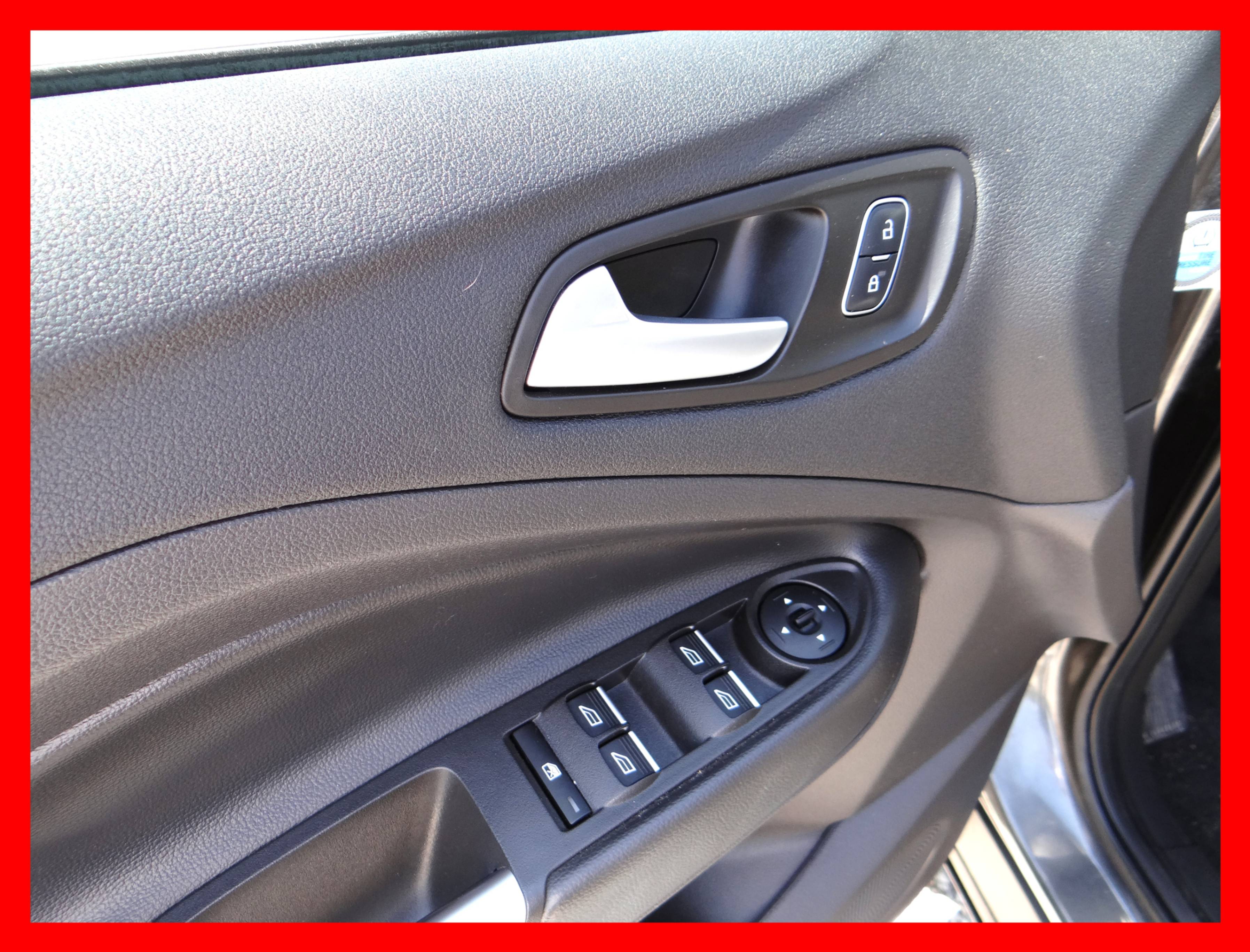 /carconnectiontoronto1/2017-Ford-Escape-2483666056187368.jpg