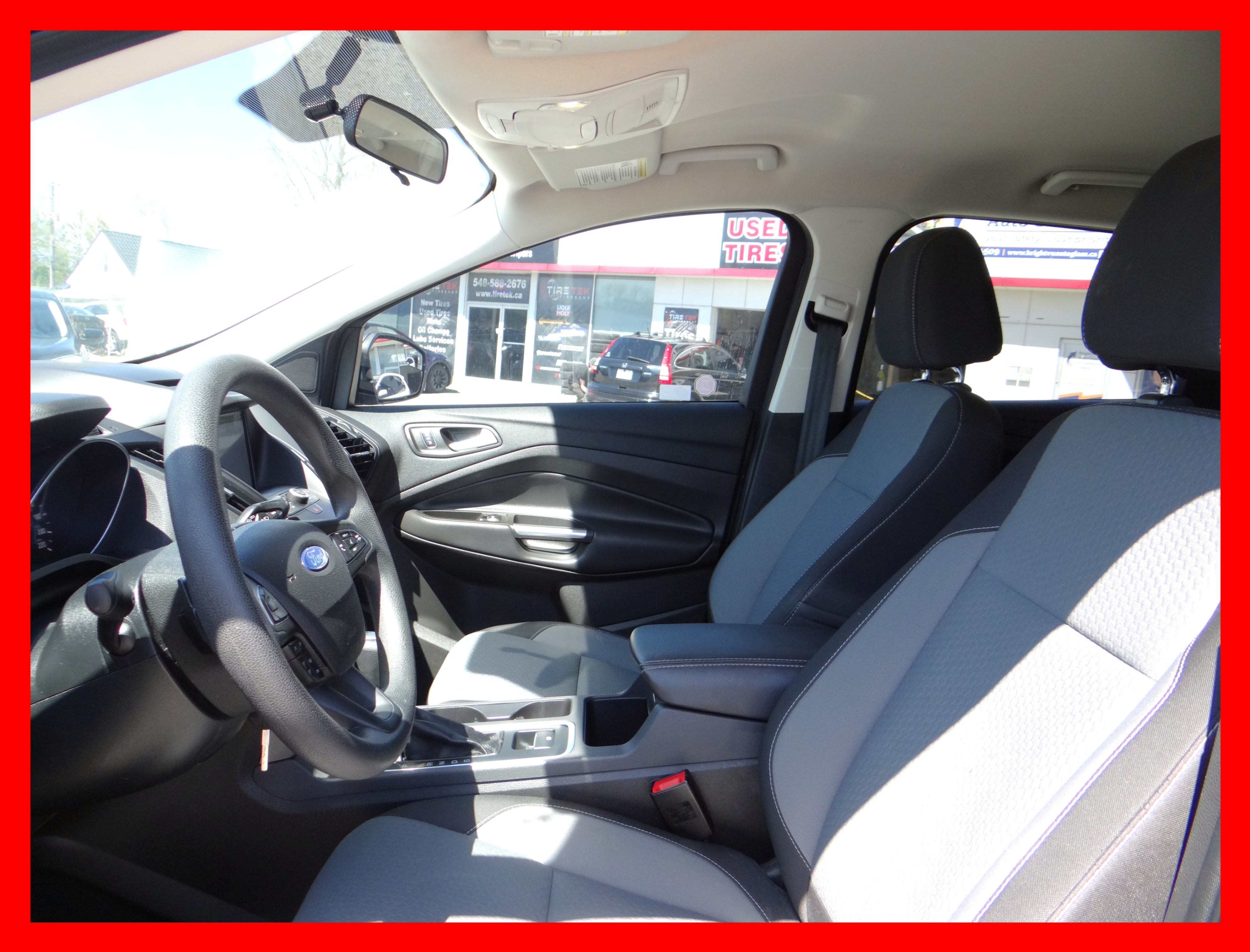 /carconnectiontoronto1/2017-Ford-Escape-8998381350647227.jpg