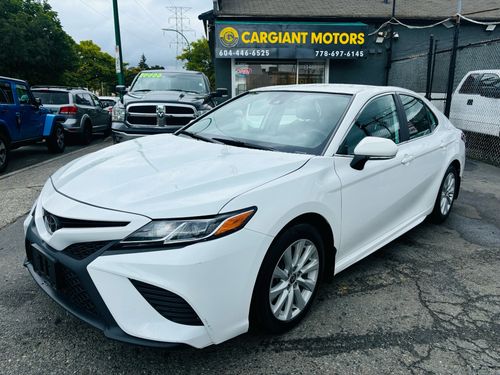 2020 Toyota Camry FWD SE Auto