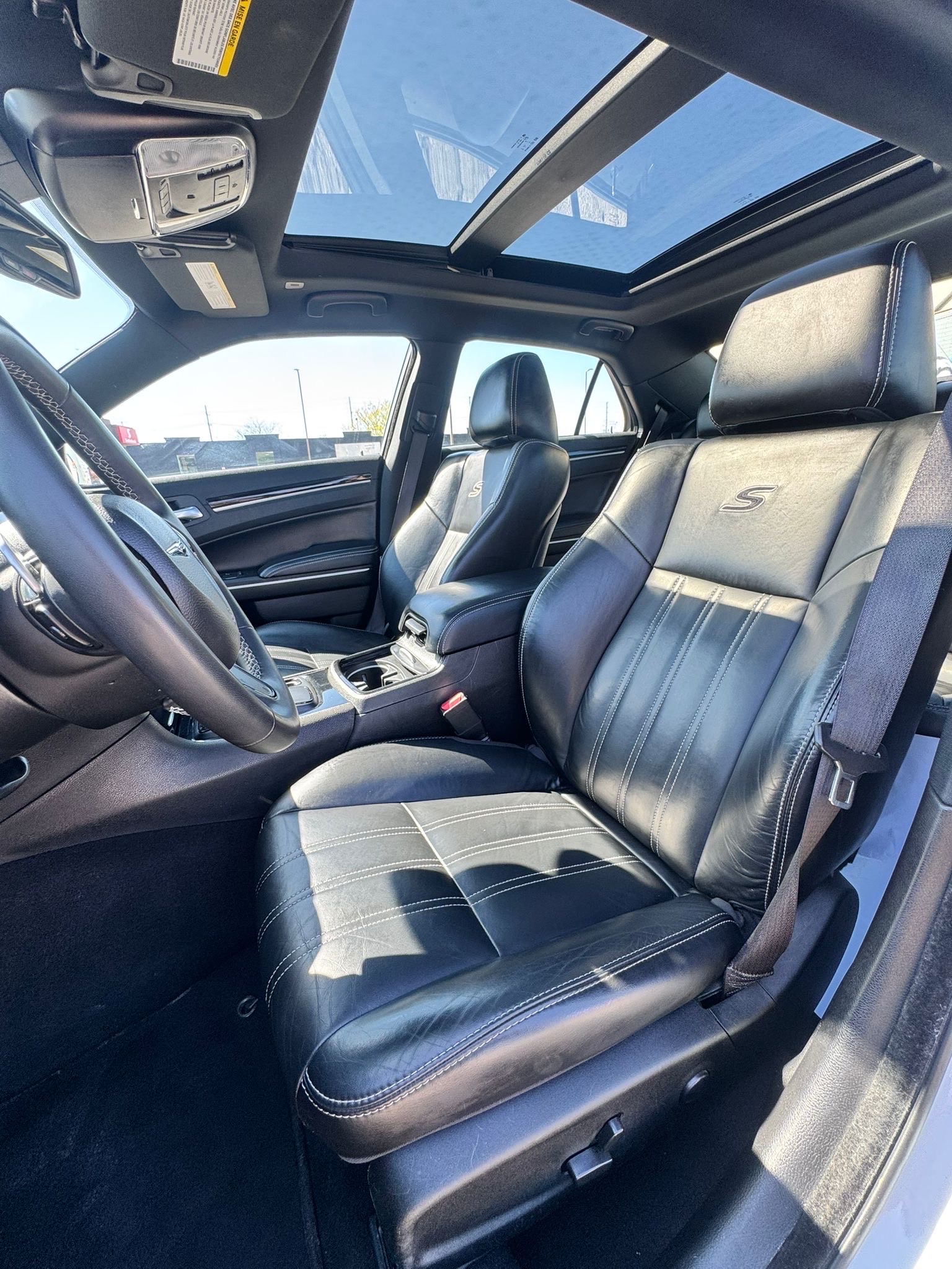 /carsbyjatin/2022-Chrysler-300-9868100133225779.jpg