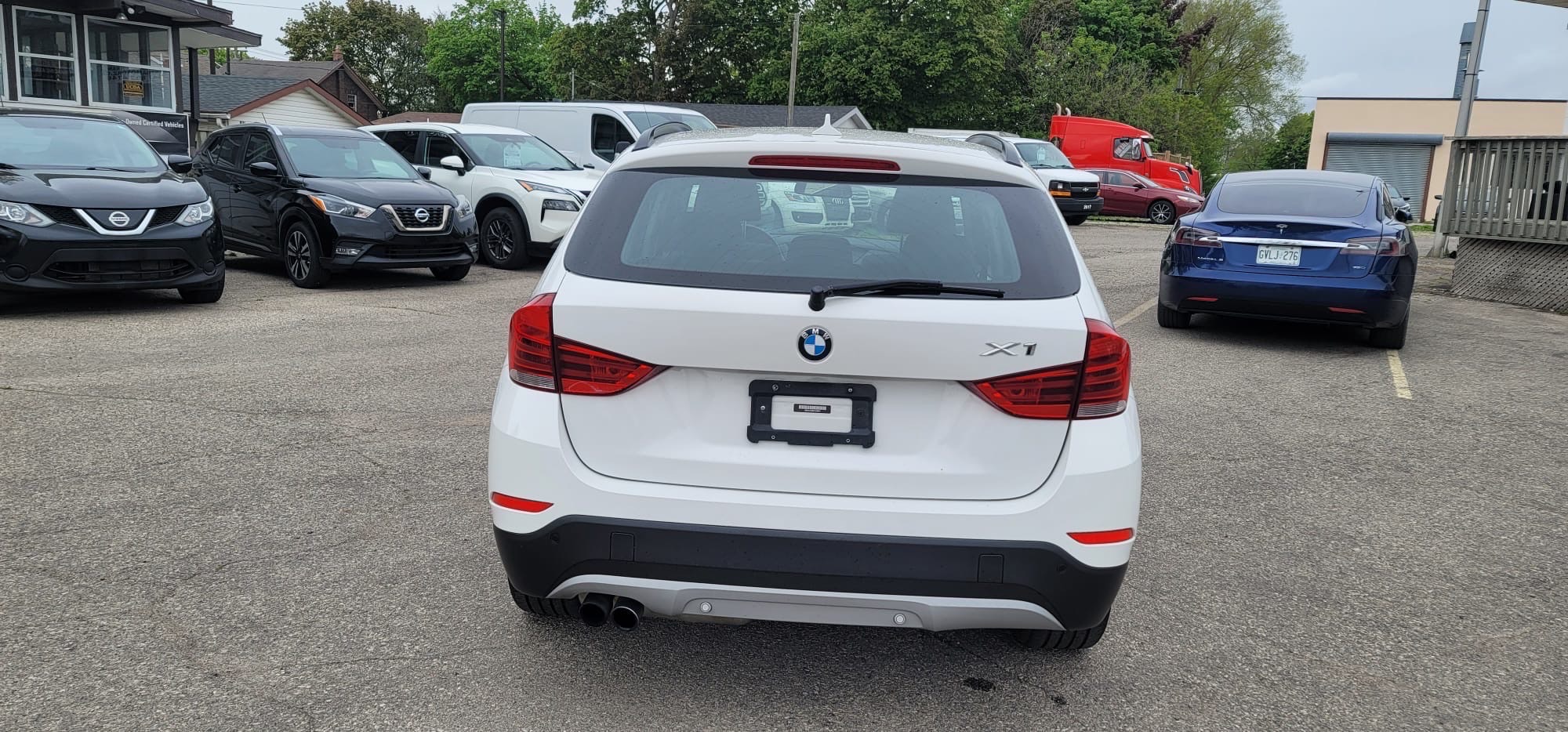 /carzrus/2015-BMW-X1-20357141823341451.jpg