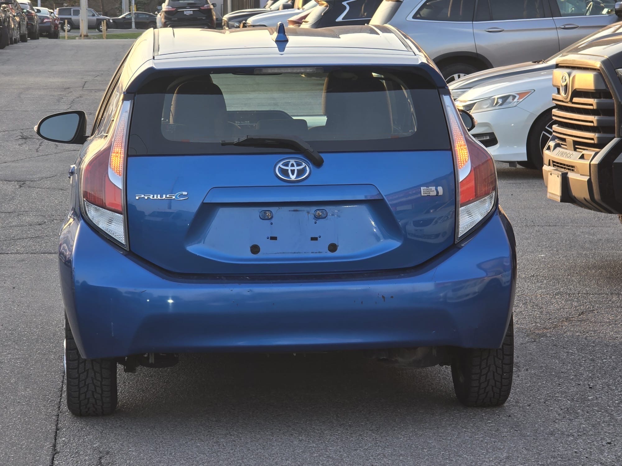 /carzrus/2015-Toyota-Priusc-00018844937320894317.jpg