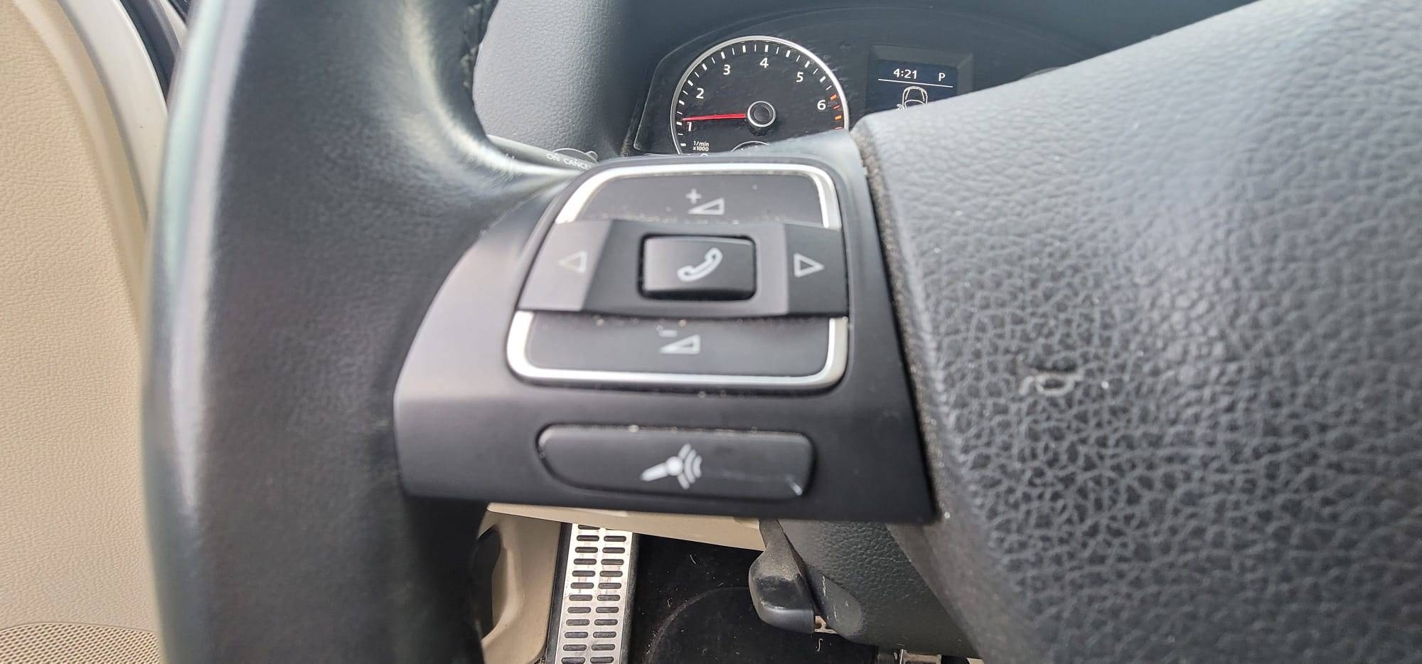 /carzrus/2016-Volkswagen-Tiguan-27617193284334585.jpg