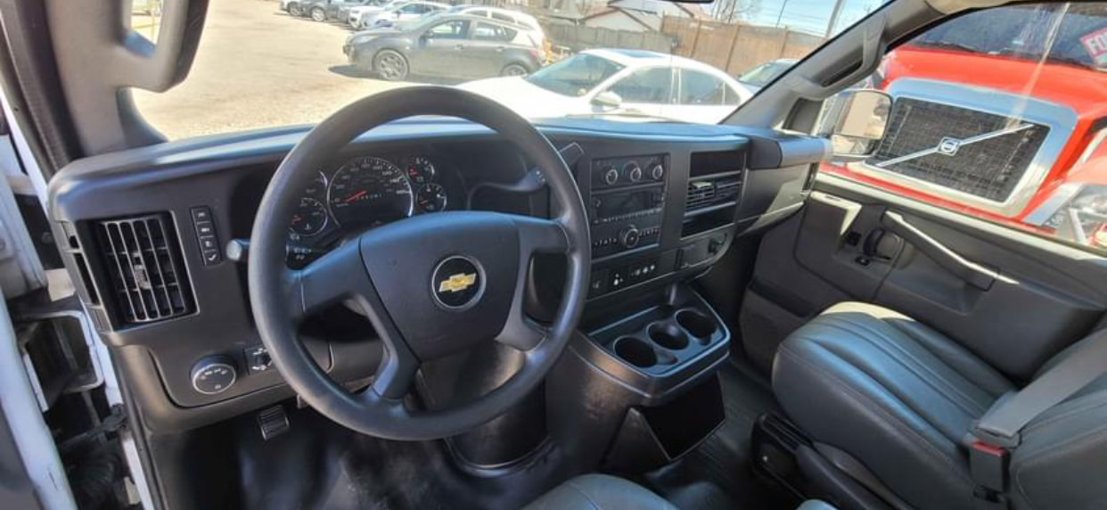/carzrus/2017-Chevrolet-ExpressCargo-027059561735820026.jpg