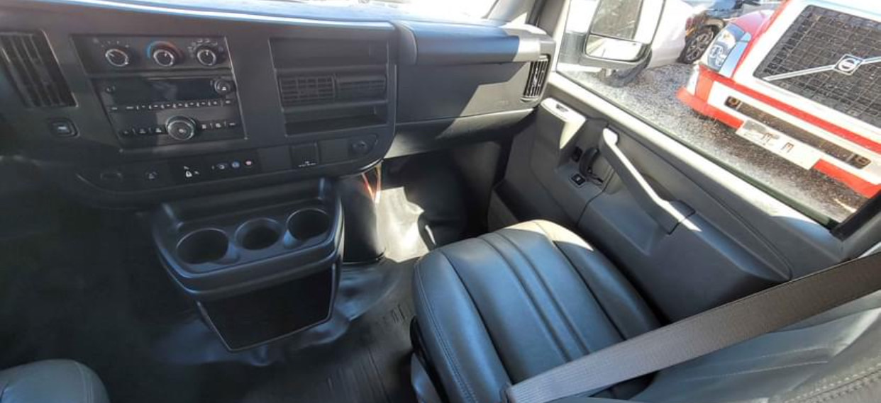/carzrus/2017-Chevrolet-ExpressCargo-251250189944376.jpg