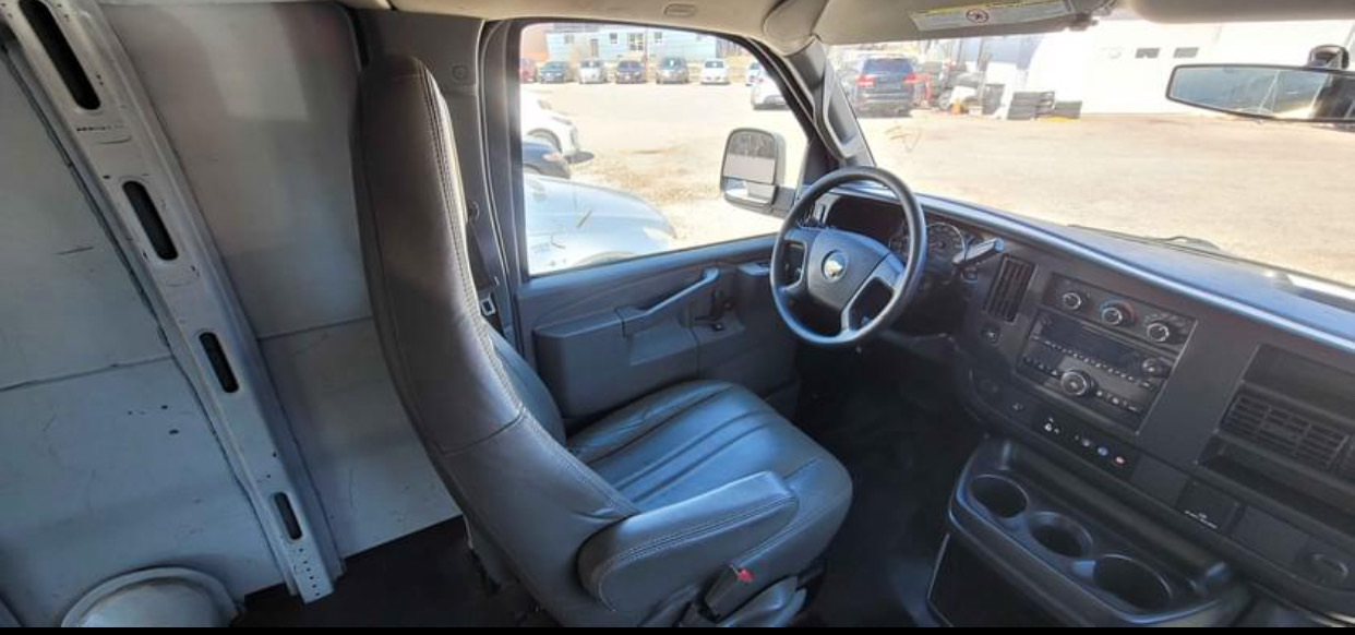 /carzrus/2017-Chevrolet-ExpressCargo-4913088748828336.jpg