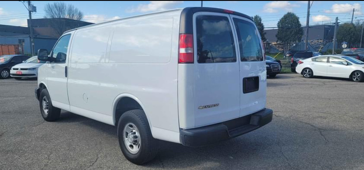 /carzrus/2017-Chevrolet-ExpressCargo-6706104160210808.jpg