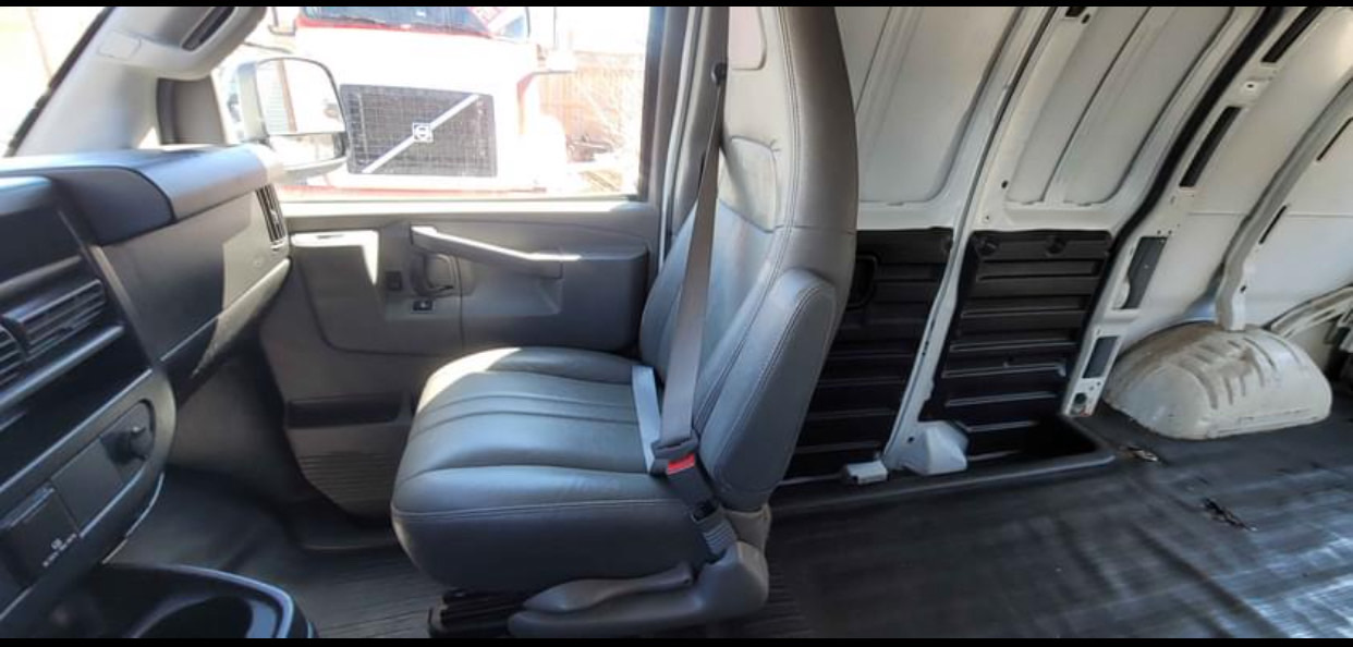 /carzrus/2017-Chevrolet-ExpressCargo-9674389607136893.jpg