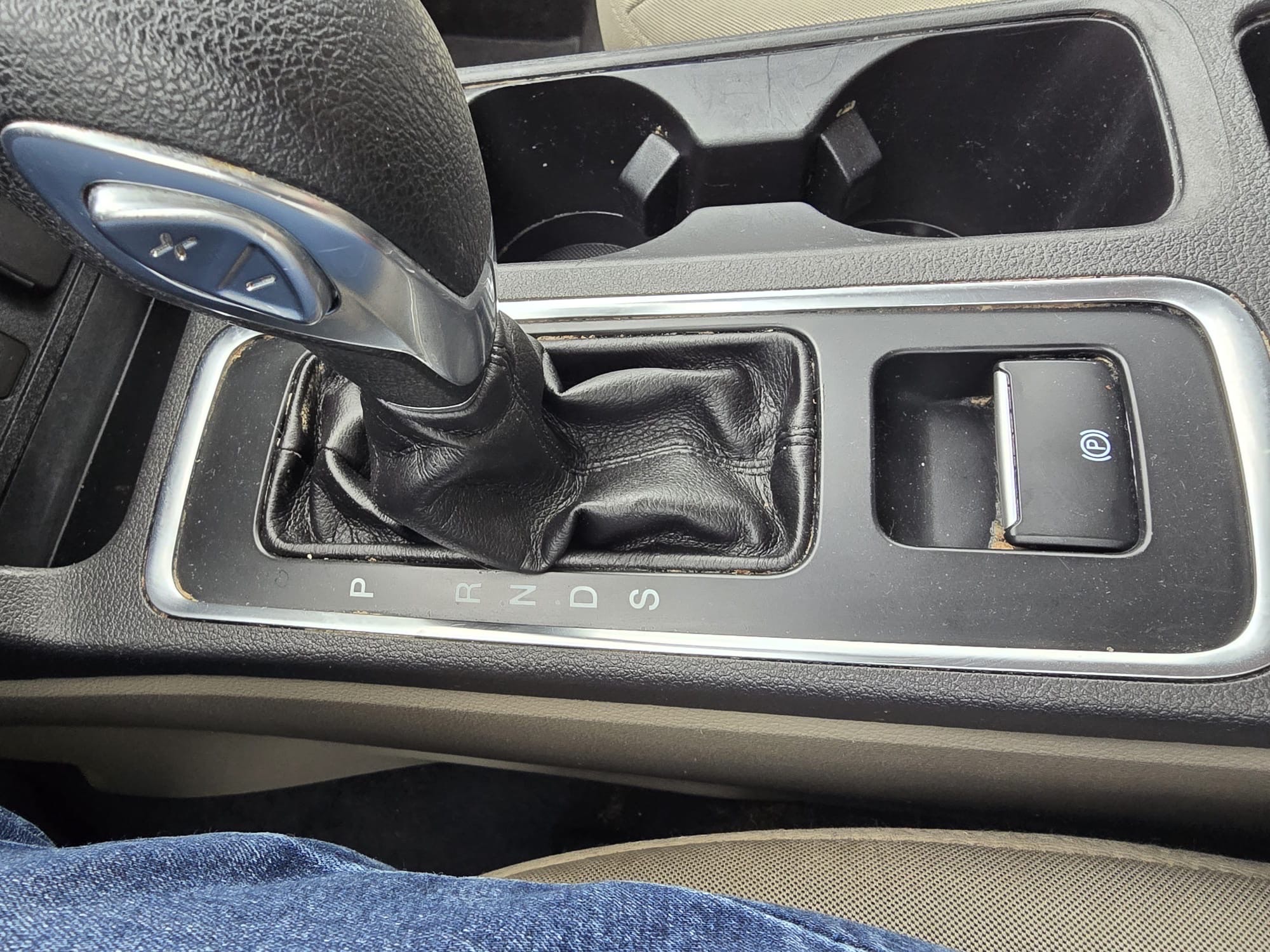 /carzrus/2019-Ford-Escape-08941846767330852.jpg
