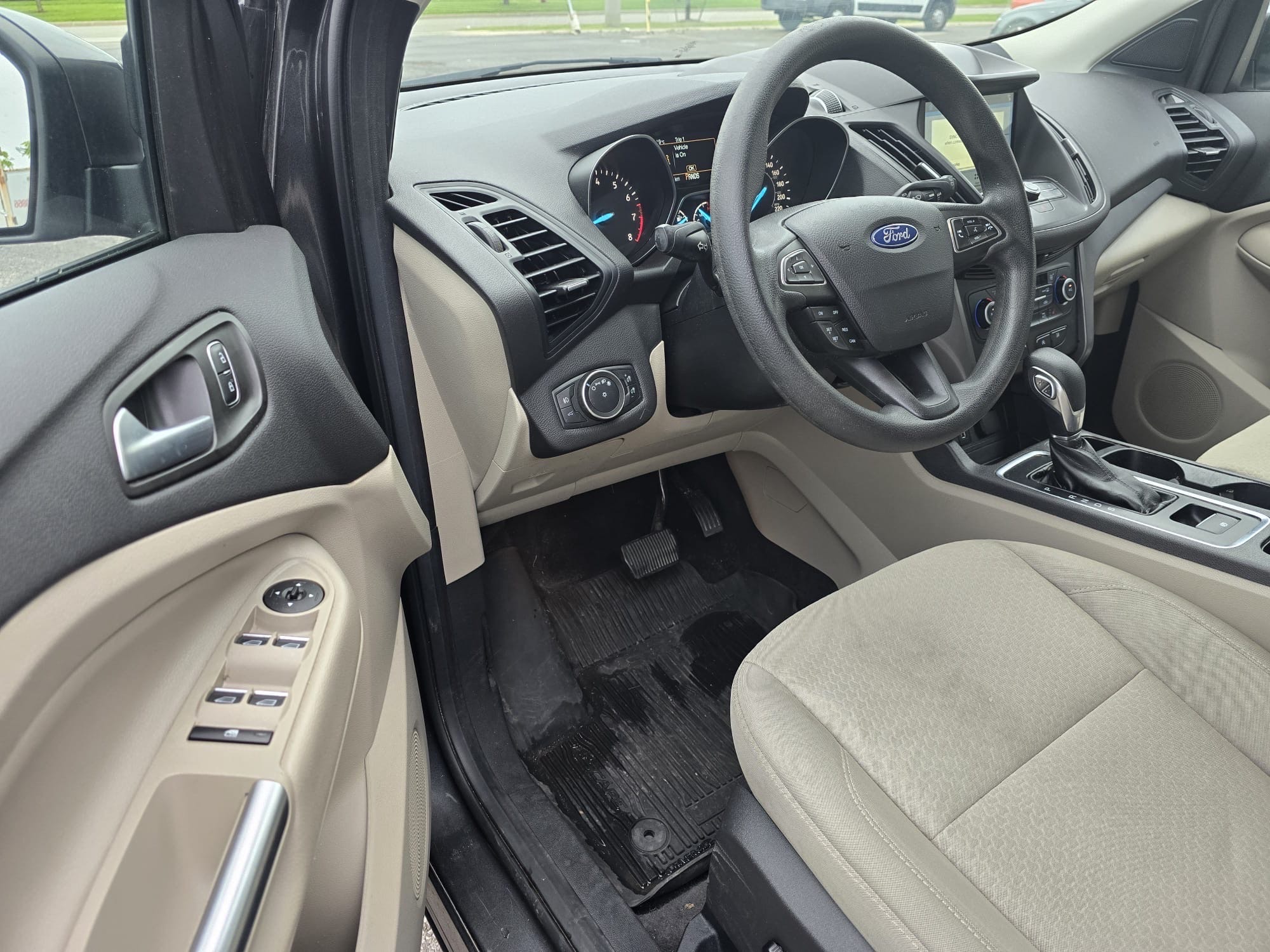 /carzrus/2019-Ford-Escape-48443488137955093.jpg