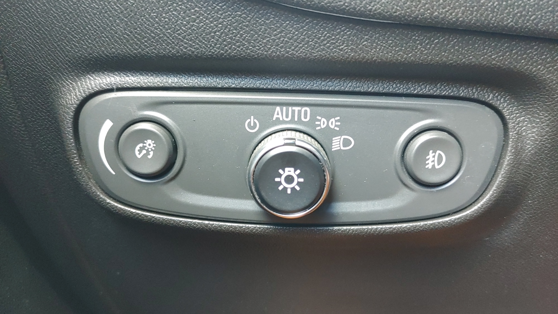 /carzrus/2020-Chevrolet-Equinox-17981549976762512.jpg