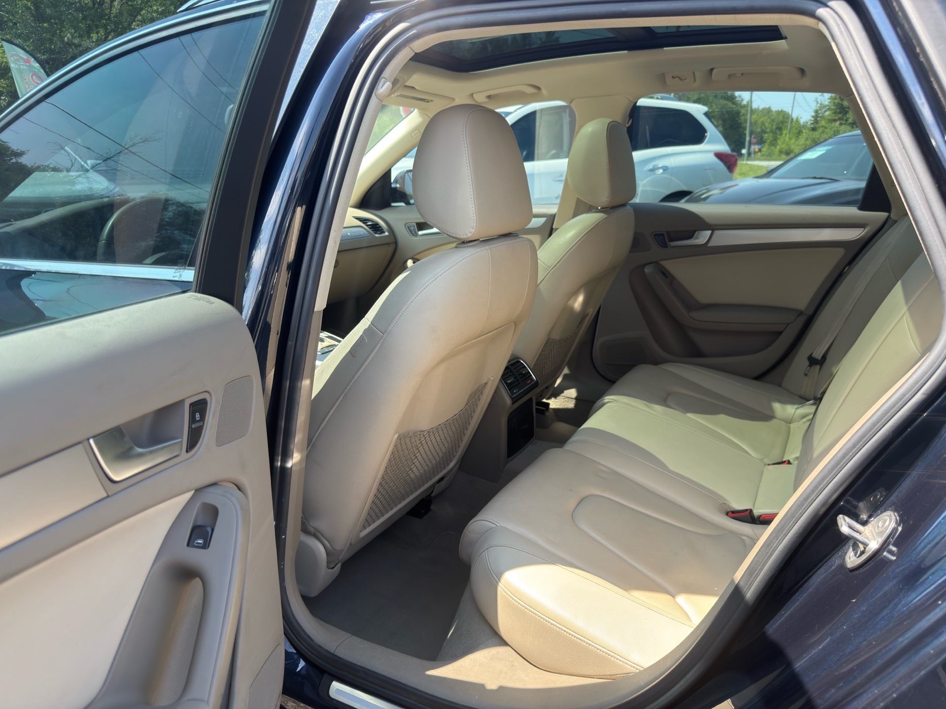 /caspianautosalesservices/2011-AUDI-A4-06795611071525465.jpg