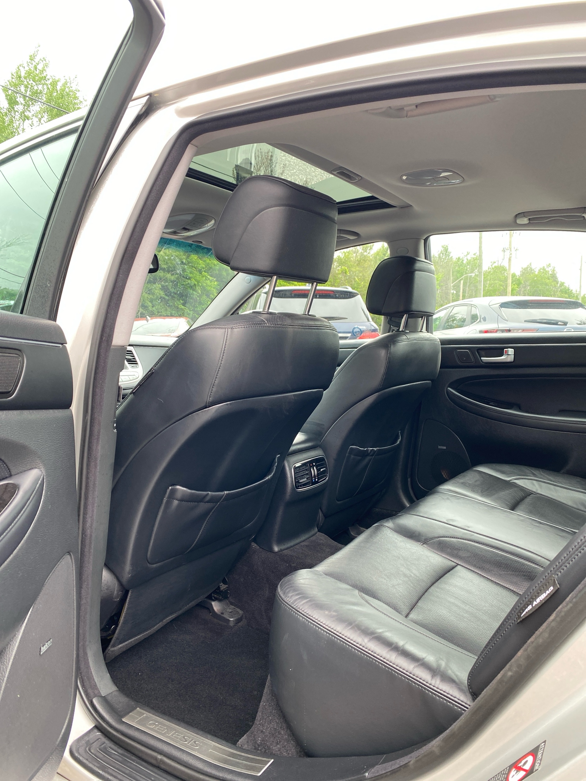 /caspianautosalesservices/2012-Hyundai-Genesis-395394932077344.jpg