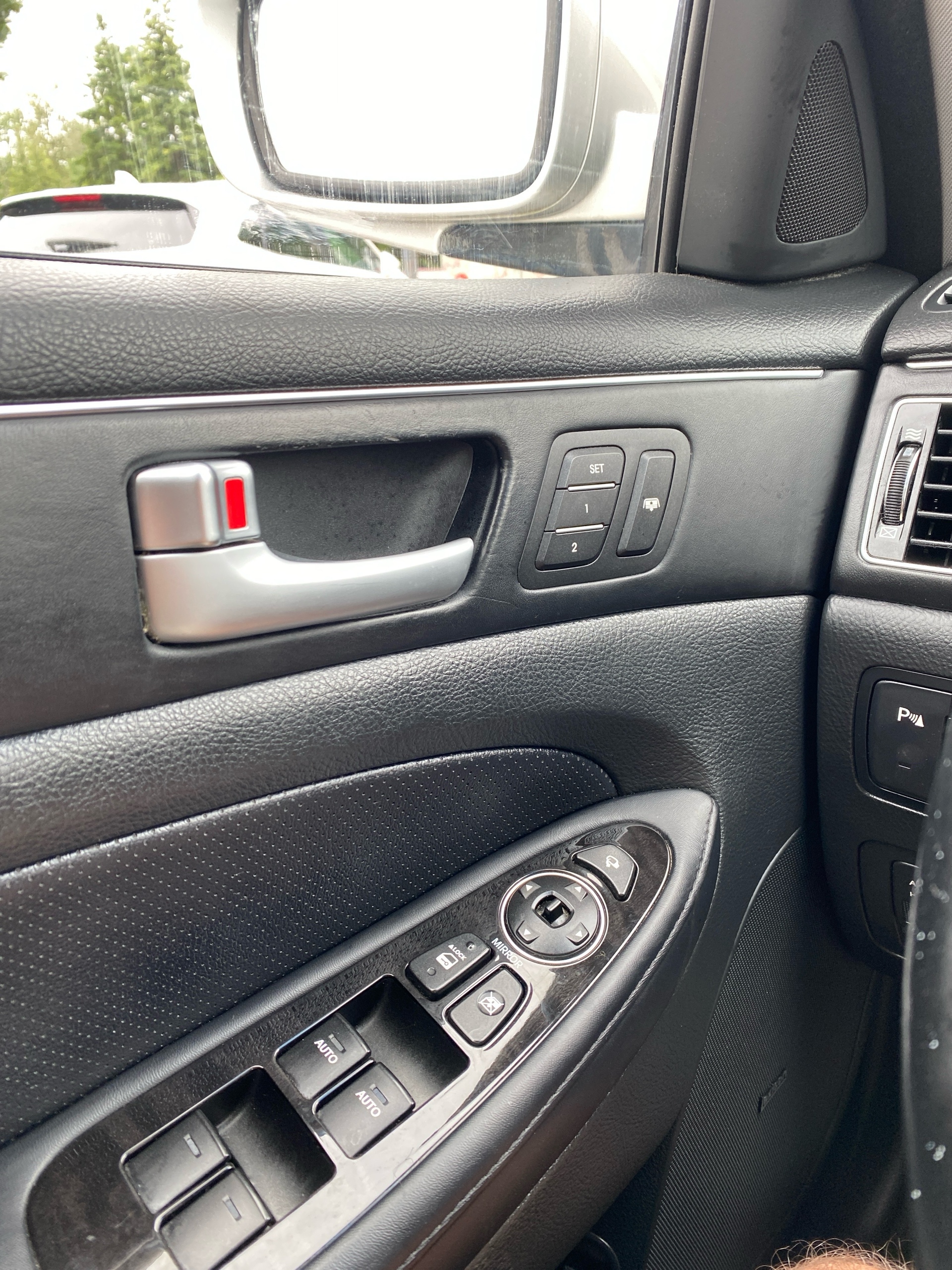 /caspianautosalesservices/2012-Hyundai-Genesis-434592990991715.jpg