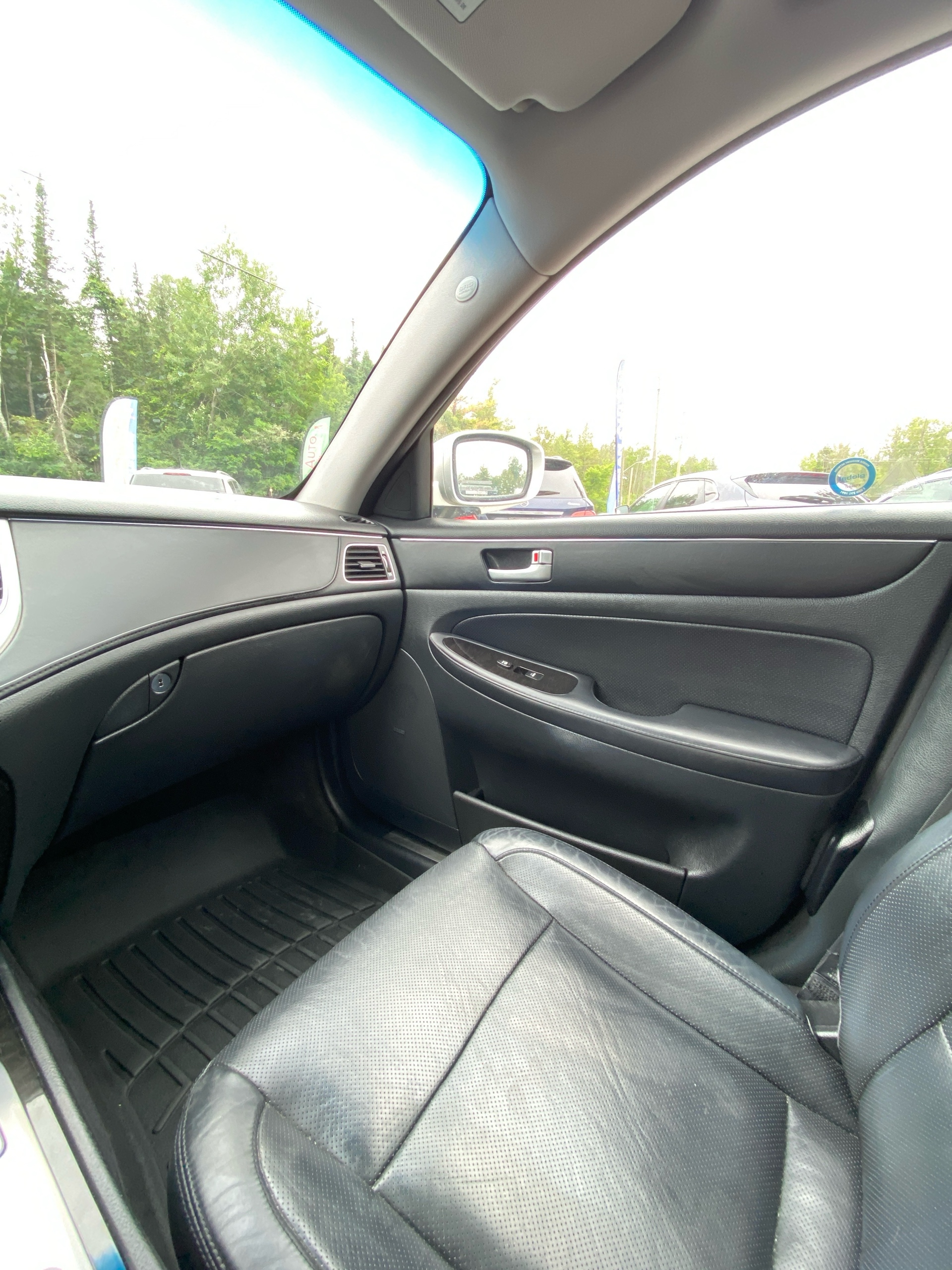 /caspianautosalesservices/2012-Hyundai-Genesis-8511046753810589.jpg