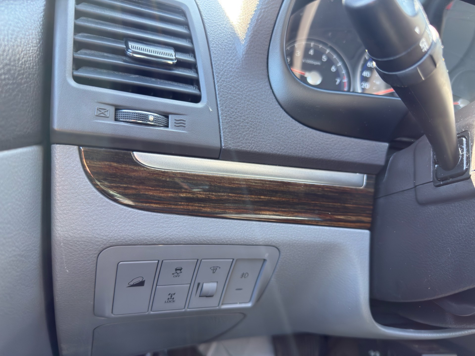 /caspianautosalesservices/2012-Hyundai-SantaFe-6941651453529842.jpg