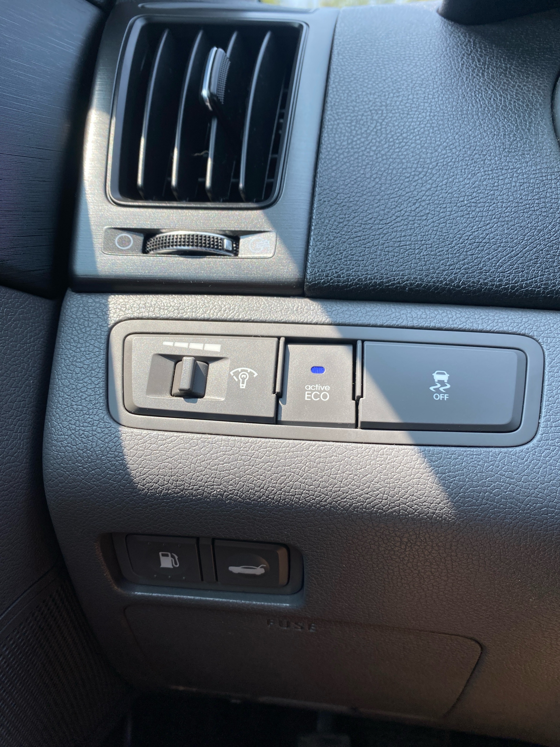 /caspianautosalesservices/2014-Hyundai-Sonata-553235728154803.jpg