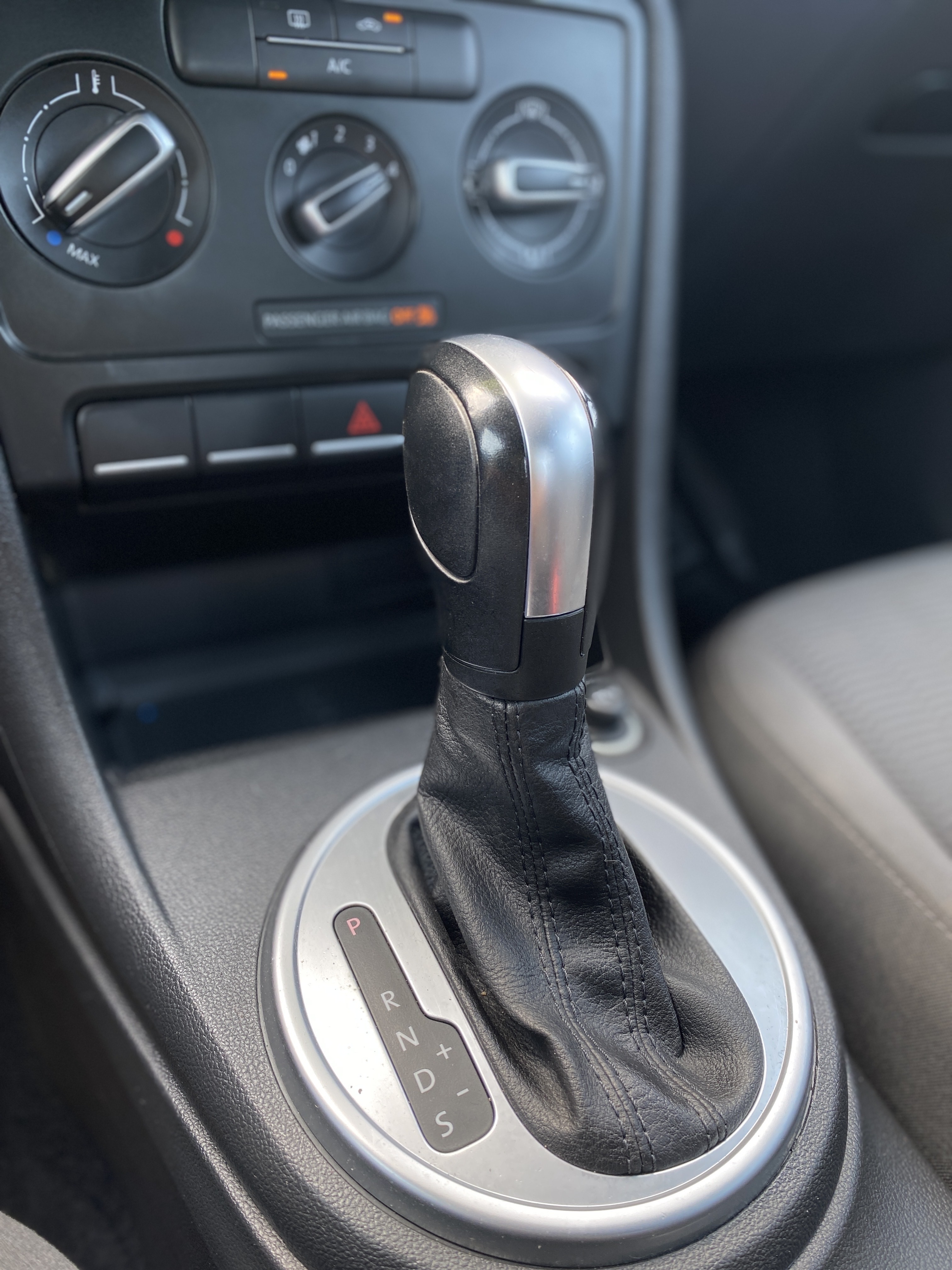 /caspianautosalesservices/2016-Volkswagen-Beetle-28490910395284264.jpg