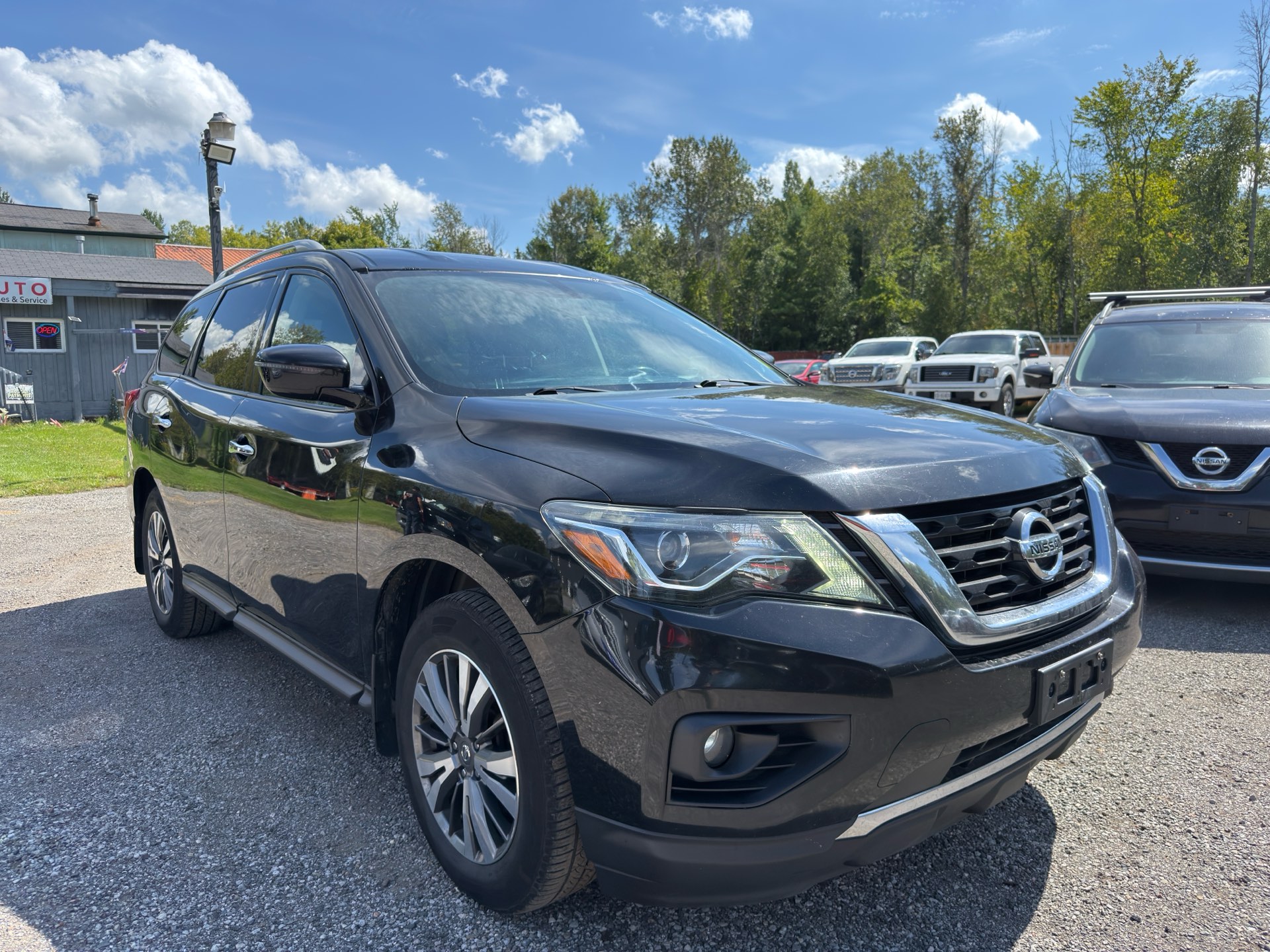 /caspianautosalesservices/2017-Nissan-Pathfinder-2771152666219132.jpg
