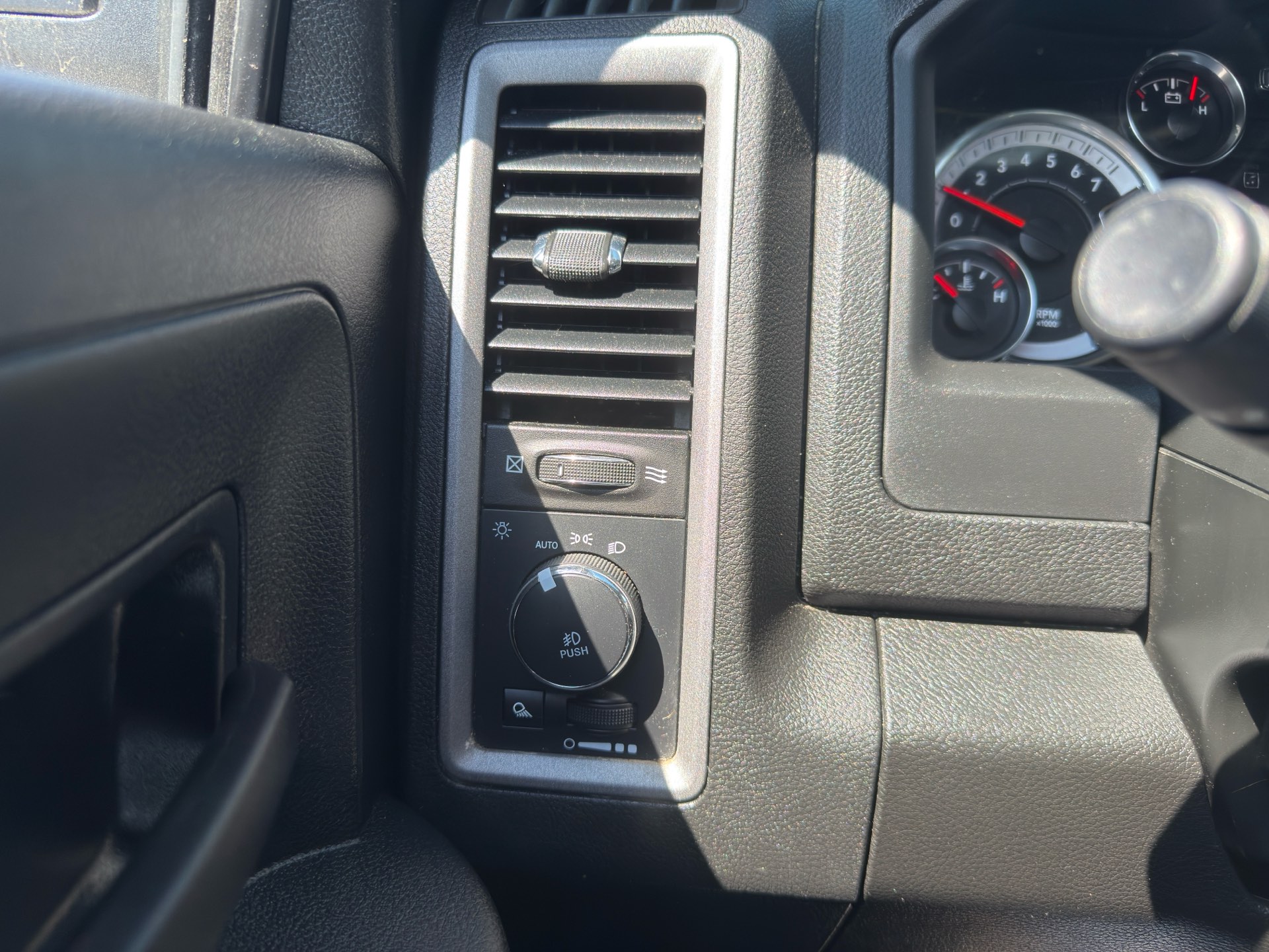 /caspianautosalesservices/2021-RAM-1500CLASSIC-4394076593745402.jpg
