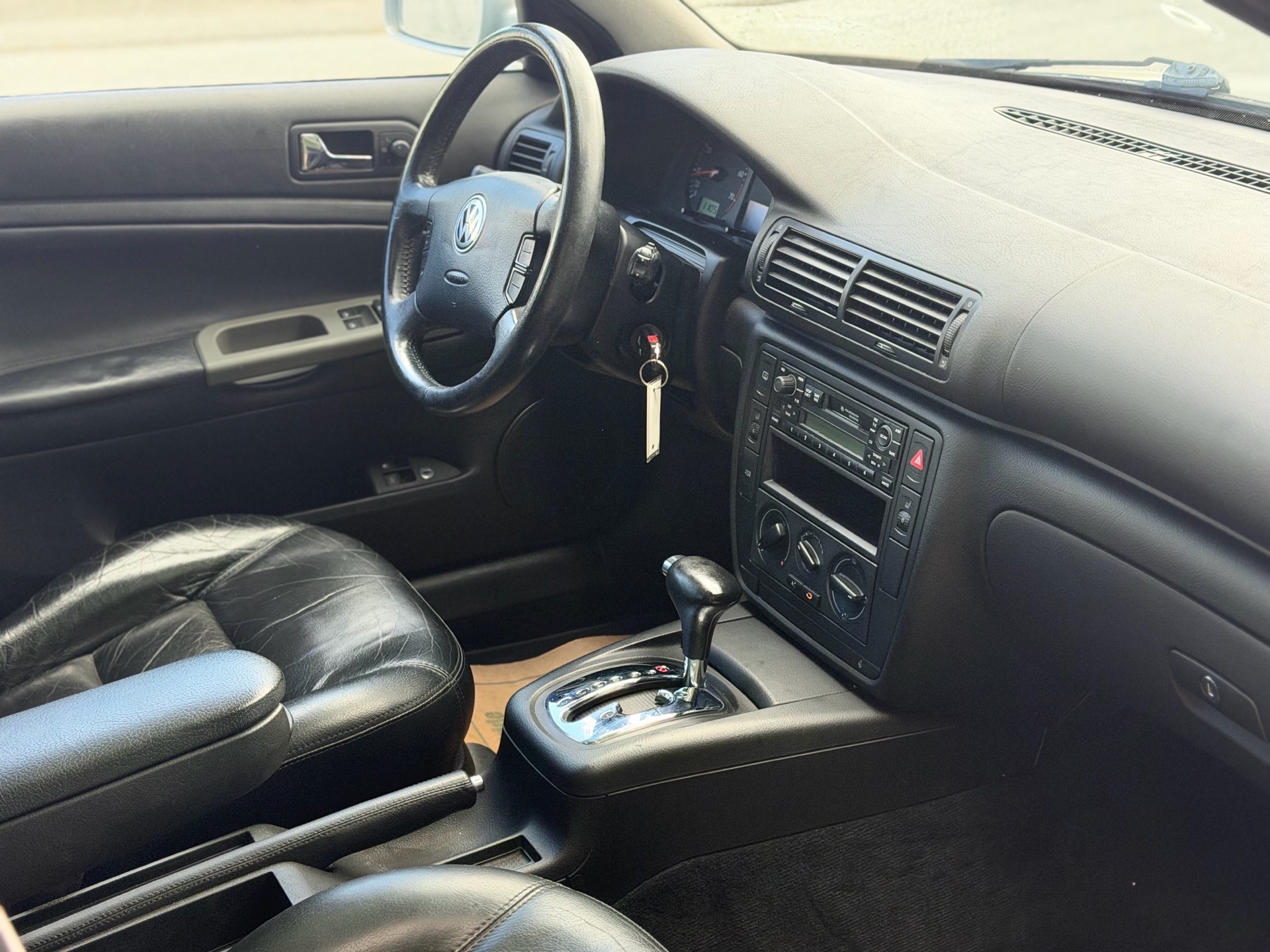 /choosesuperauto/2001-Volkswagen-Passat-00554978337987766.jpg