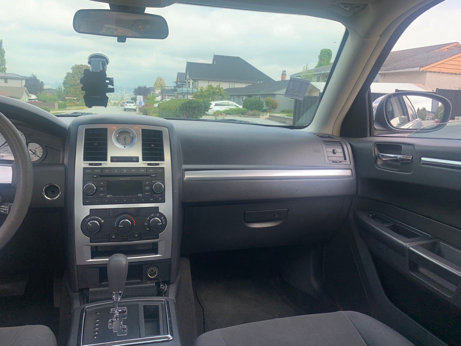 /choosesuperauto/2008-Chrysler-300-23765499880547036.jpg
