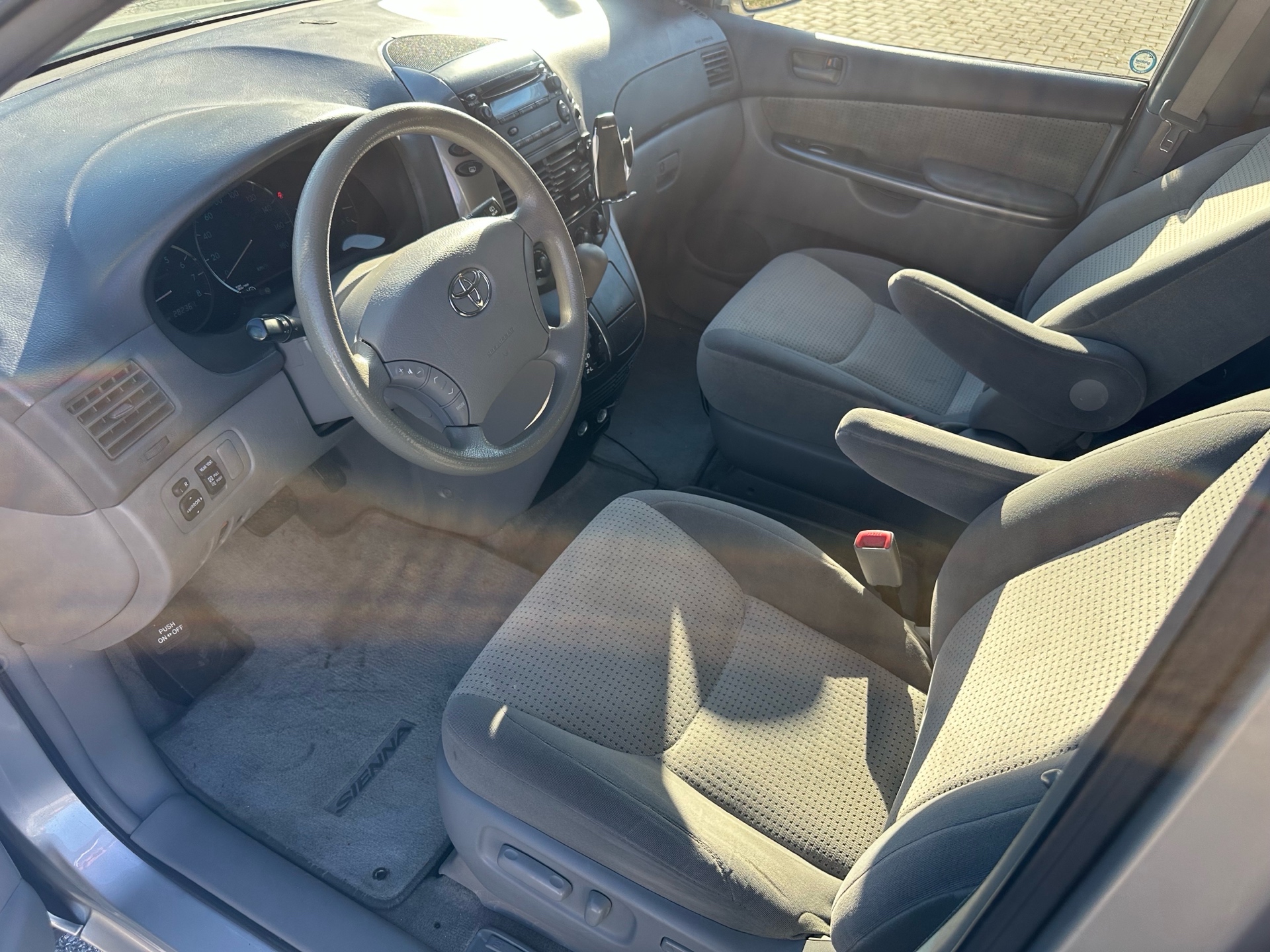 /choosesuperauto/2009-Toyota-Sienna-13755626603087712.jpg