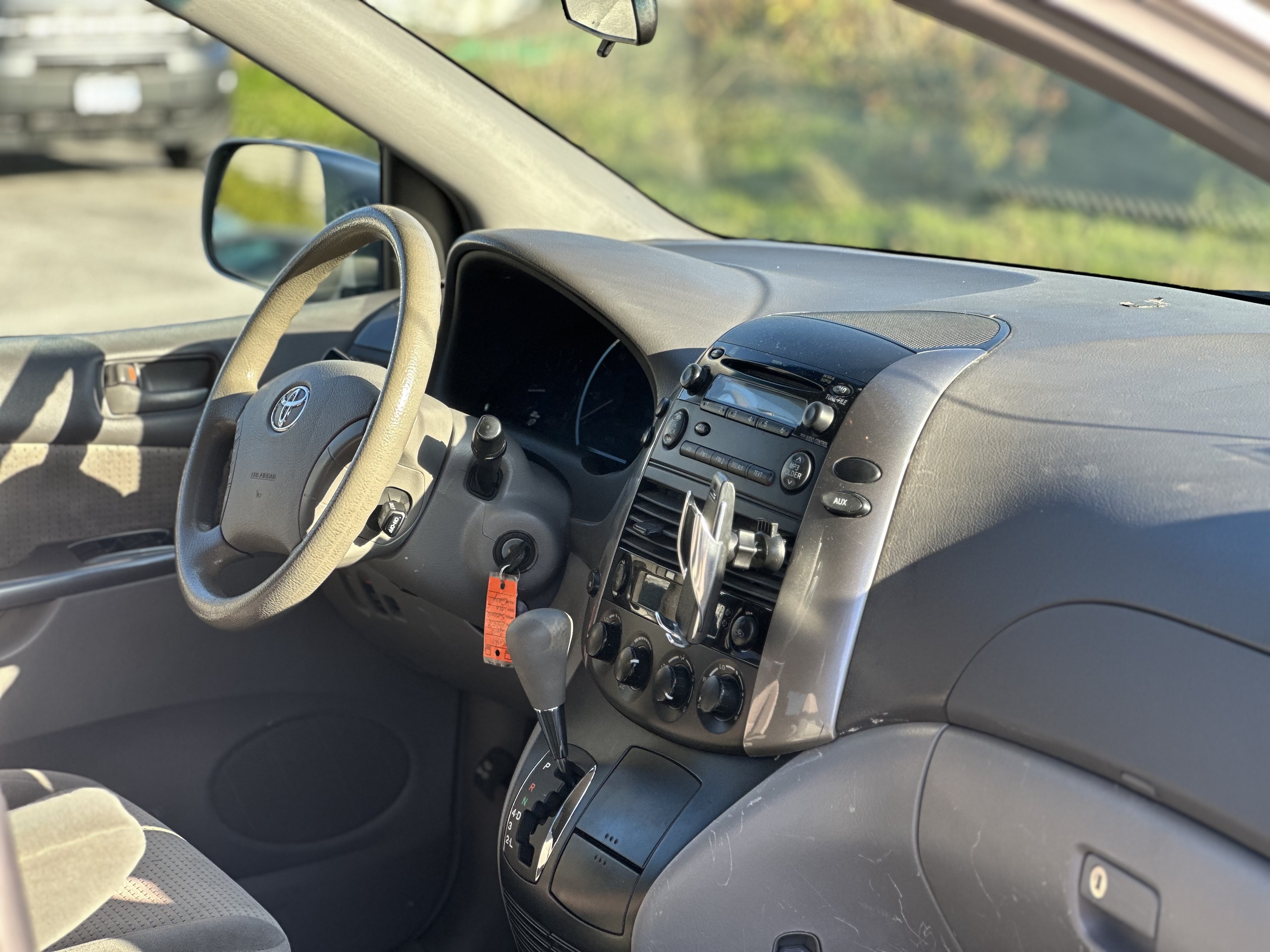 /choosesuperauto/2009-Toyota-Sienna-46096373042856875.jpg