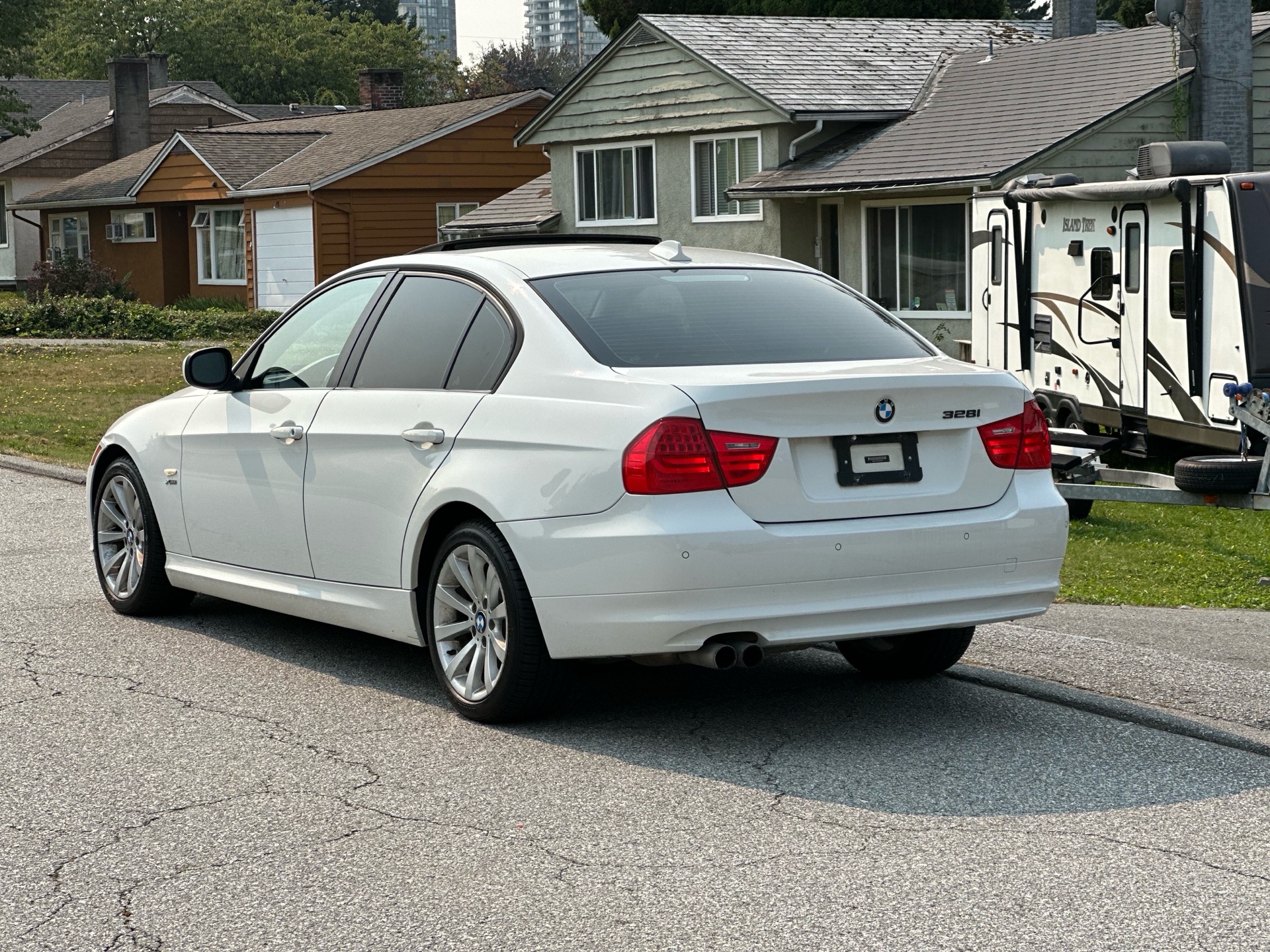/choosesuperauto/2011-BMW-3Series-13837292271710755.jpg