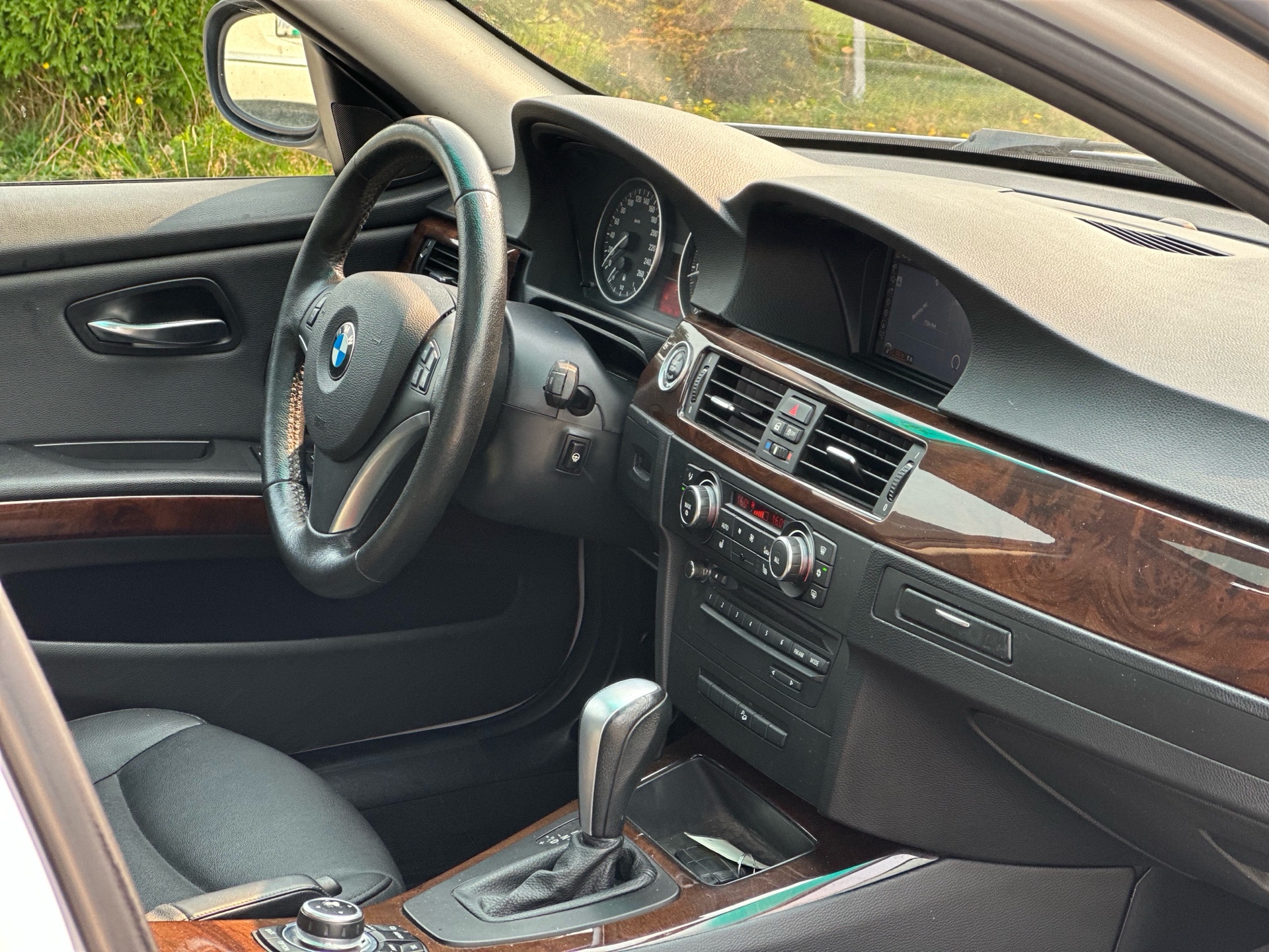 /choosesuperauto/2011-BMW-3Series-5362551999272207.jpg