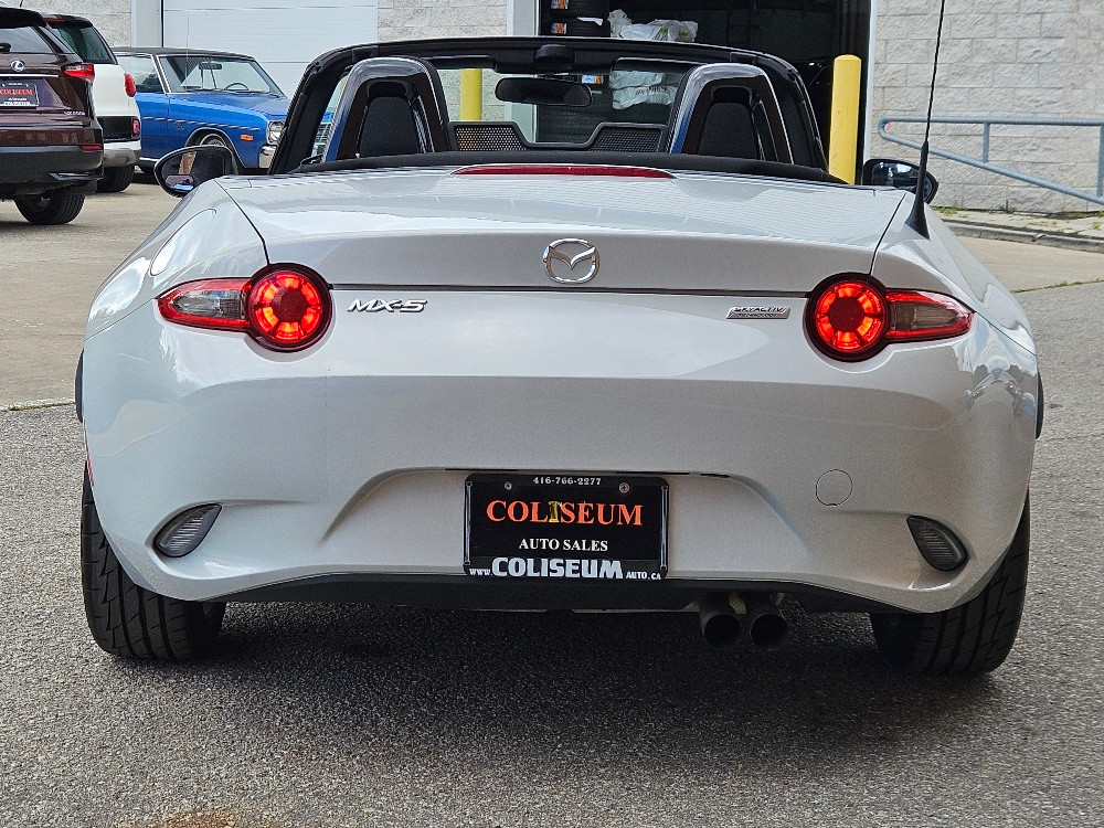 【激レア 】MountainResearch picnicseat white 2016 Mazda MX-5