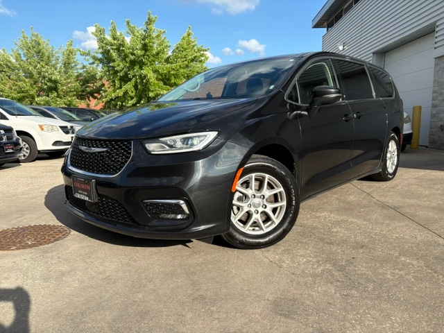 2023 Chrysler Pacifica TOURING L-LEATHER-LOADED-STOW & GO