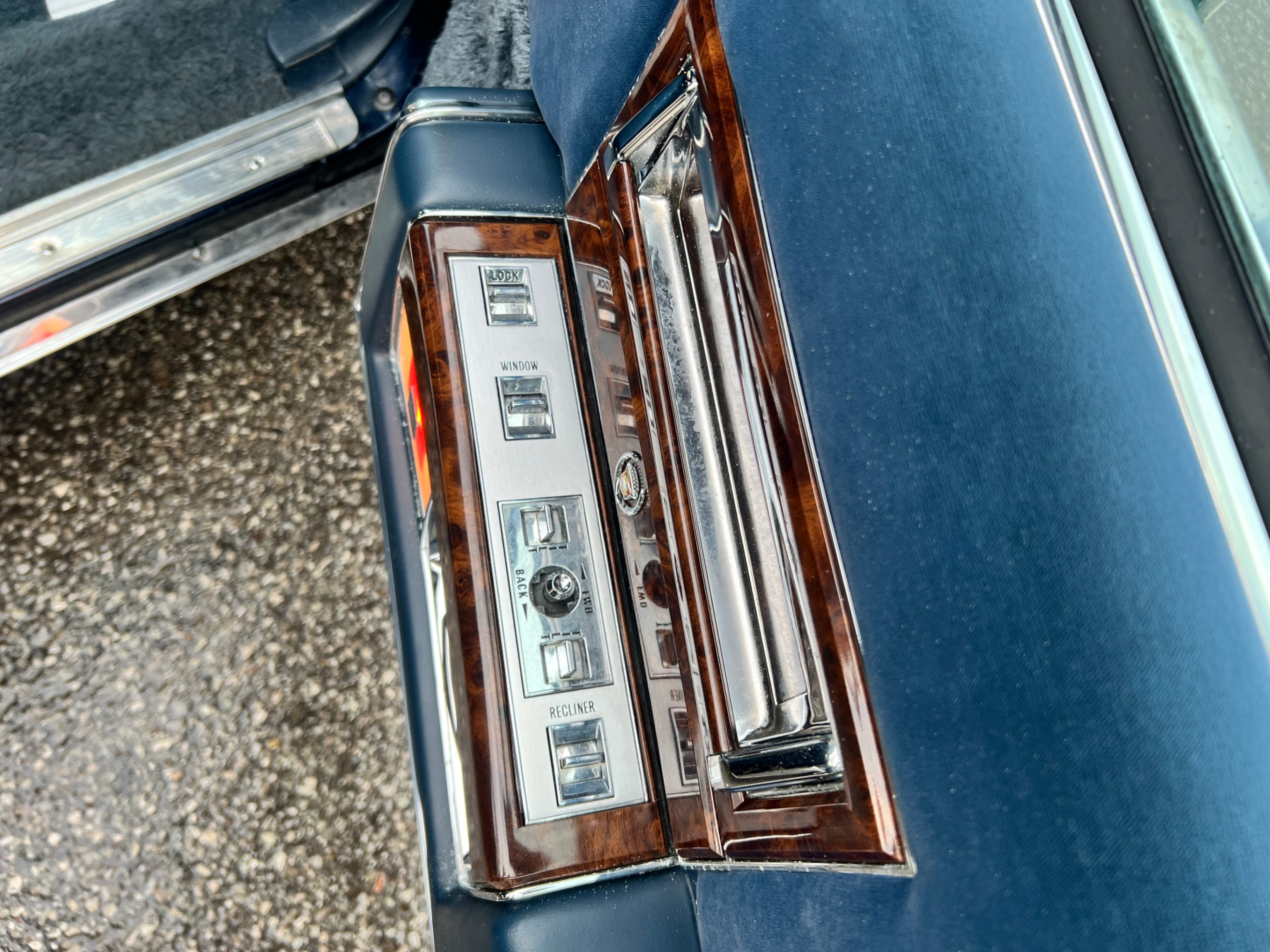 /crownautomobile/1991-Cadillac-Brougham-0581988004578291.jpg