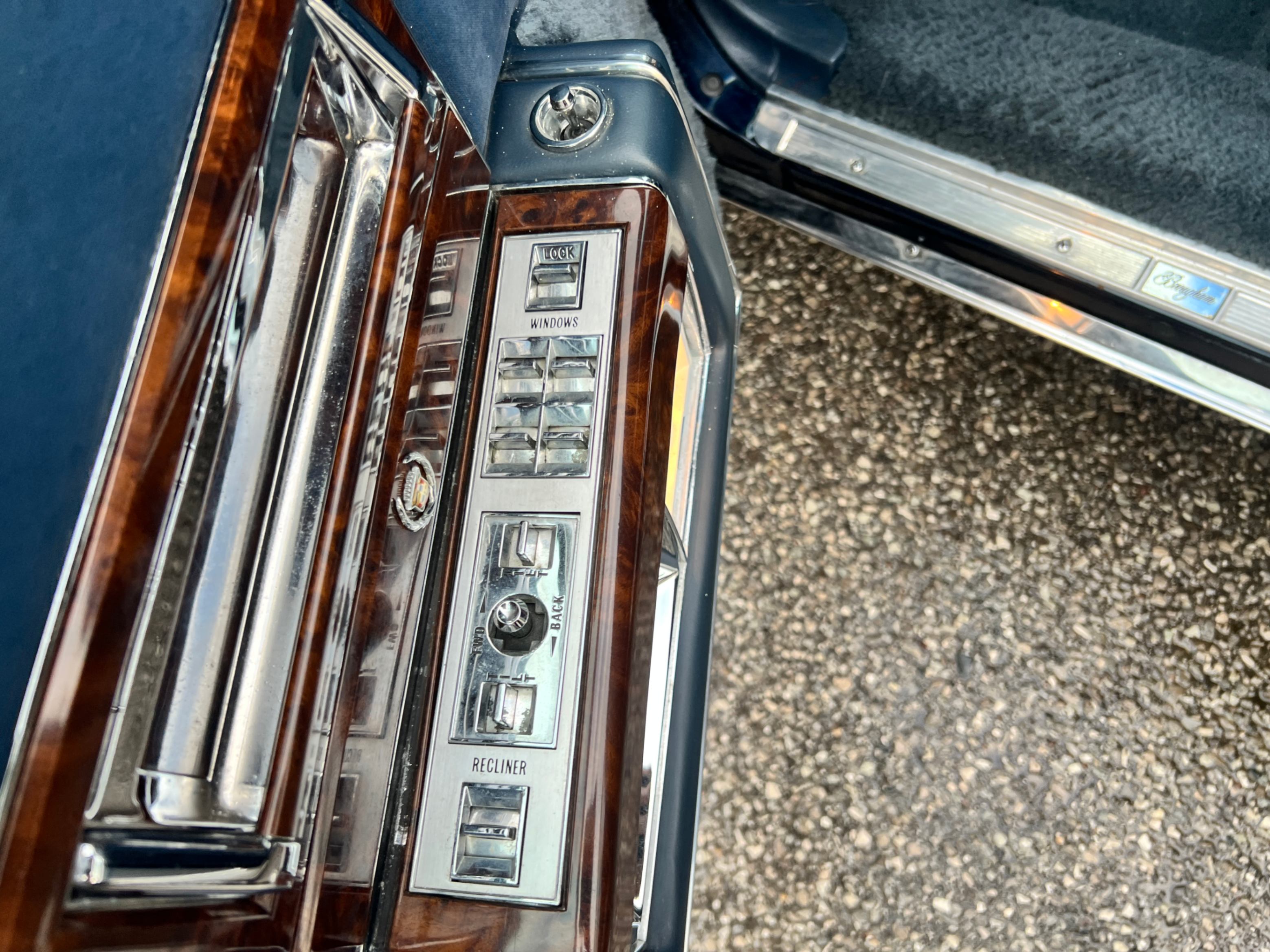 /crownautomobile/1991-Cadillac-Brougham-29553952857842036.jpg